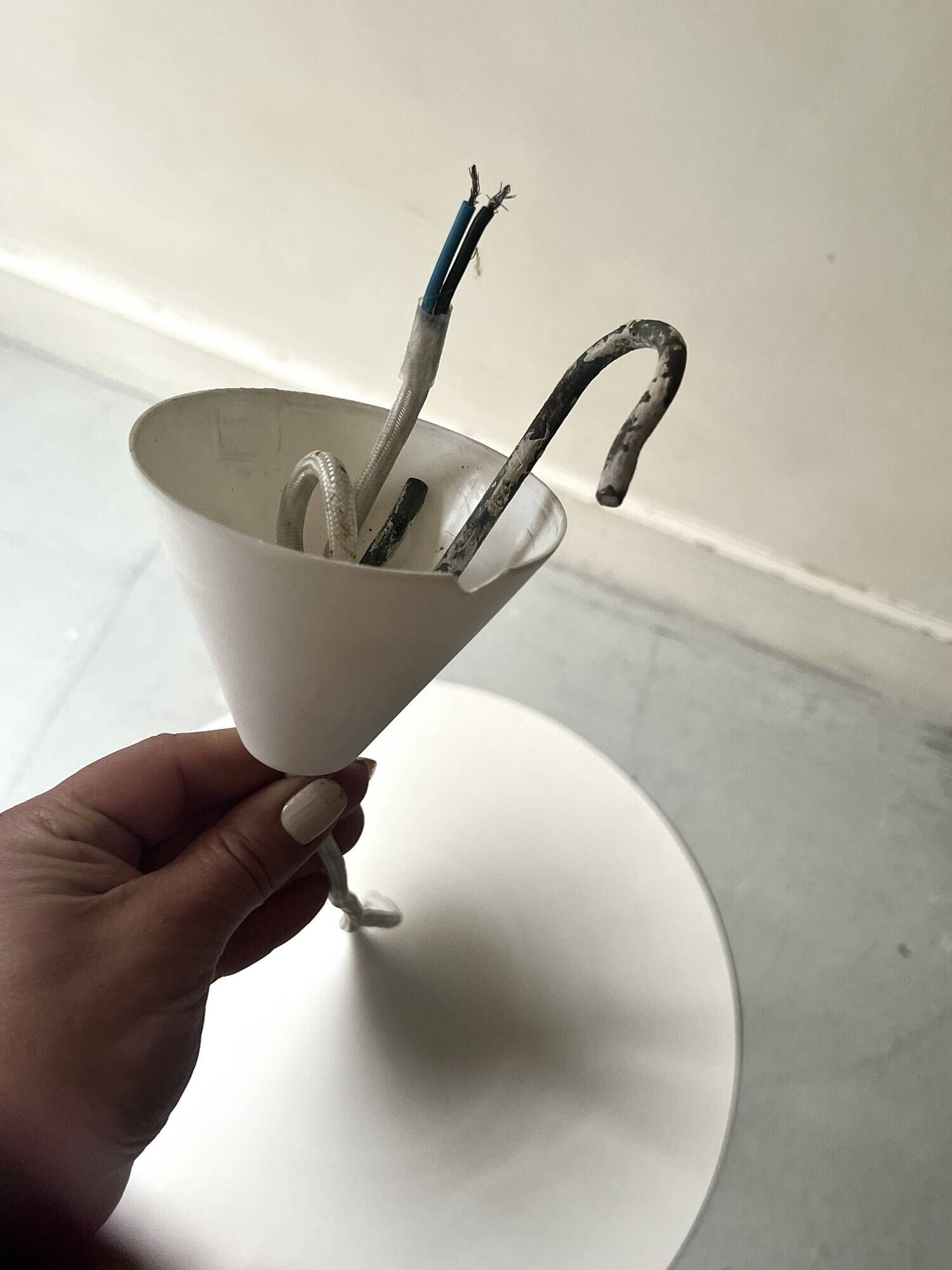 Suspension XL white metal tulip by C. Bonderup & T. Thorup, design Gubi