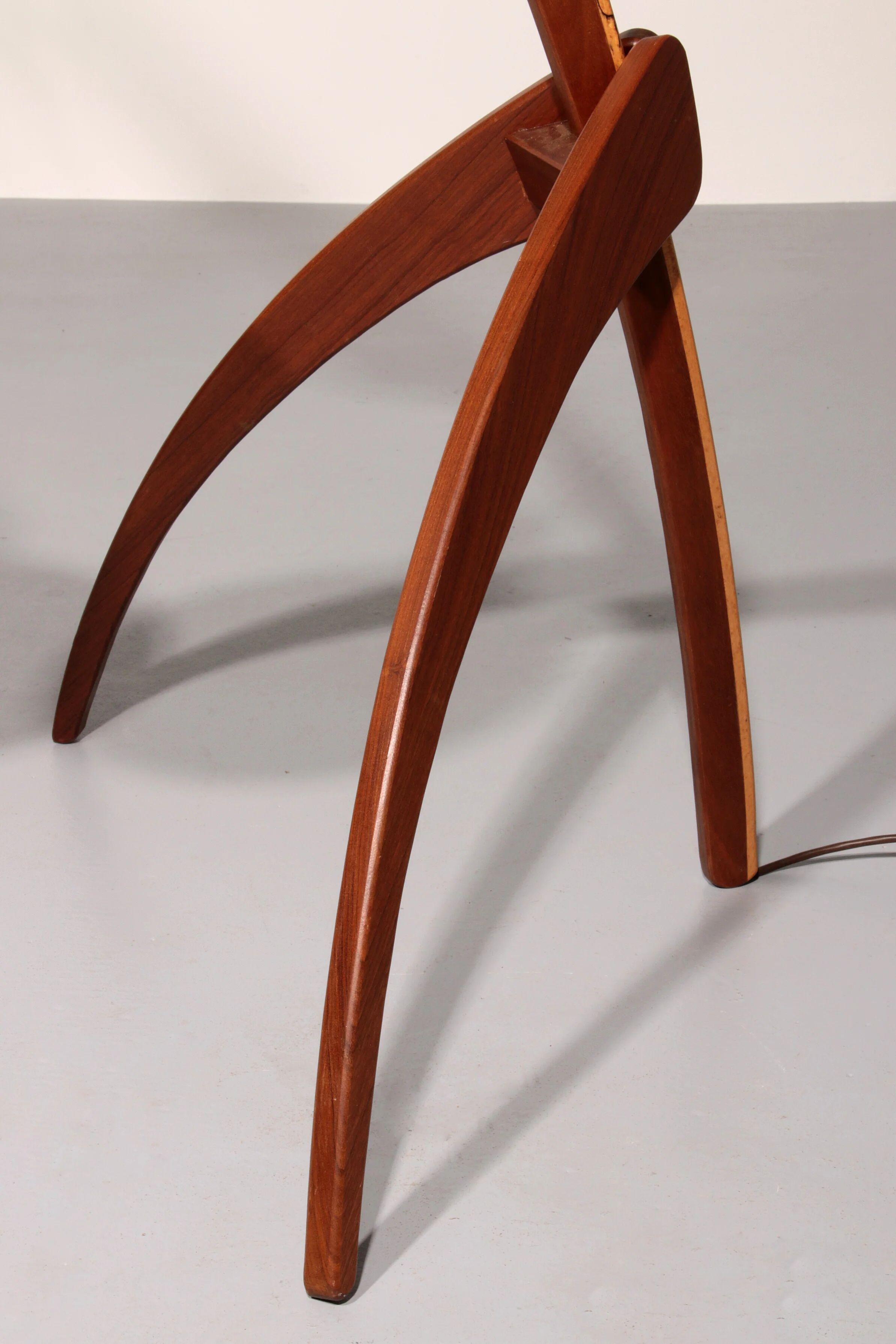 Danish mid-century praying mantis floor lamp – Rispal style
