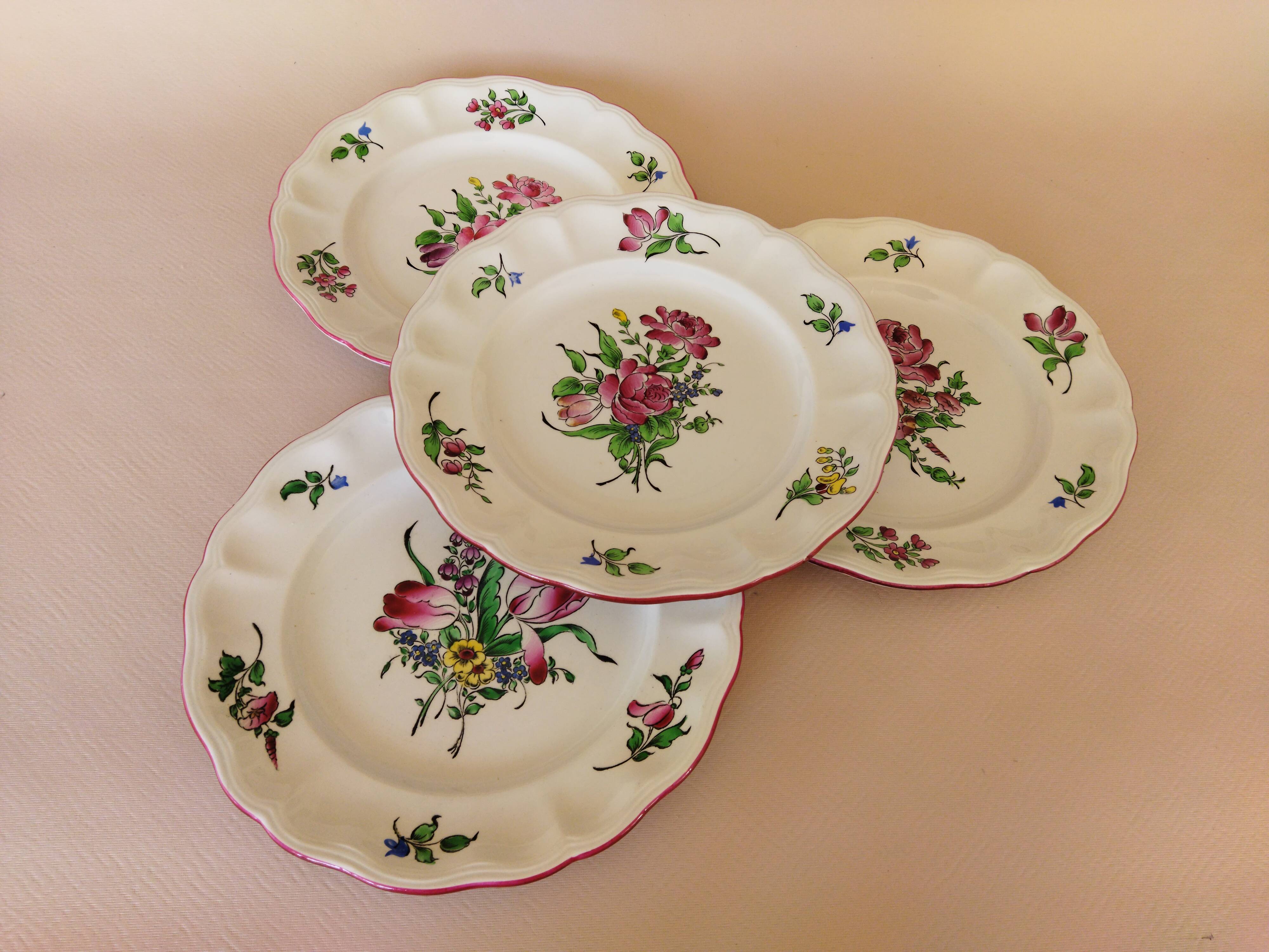 4 assiettes plates "Réverbère fin" KG Lunéville