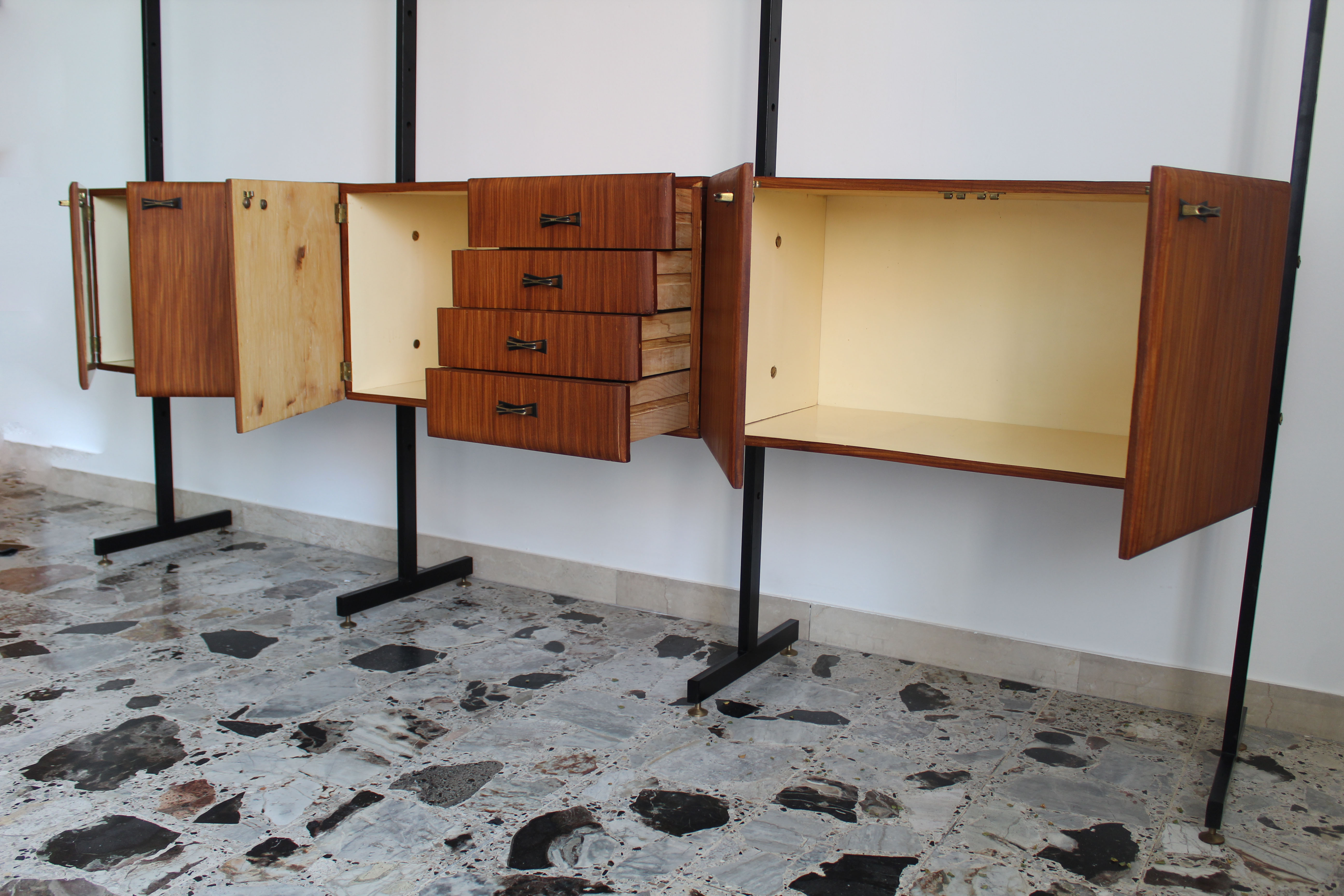 Bookcase in slab wood and black metal, Italy 50s