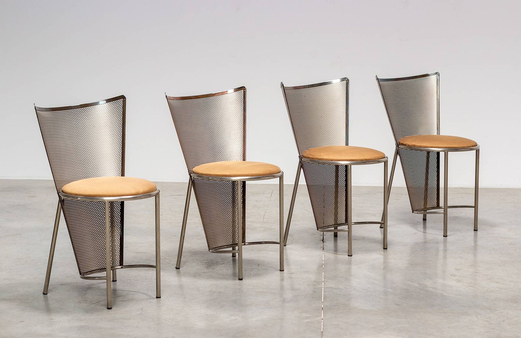 Frans Van Praet ensemble de quatre chaises Sevilla postmoderne 1990