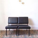 Paire de chauffeuses modernistes