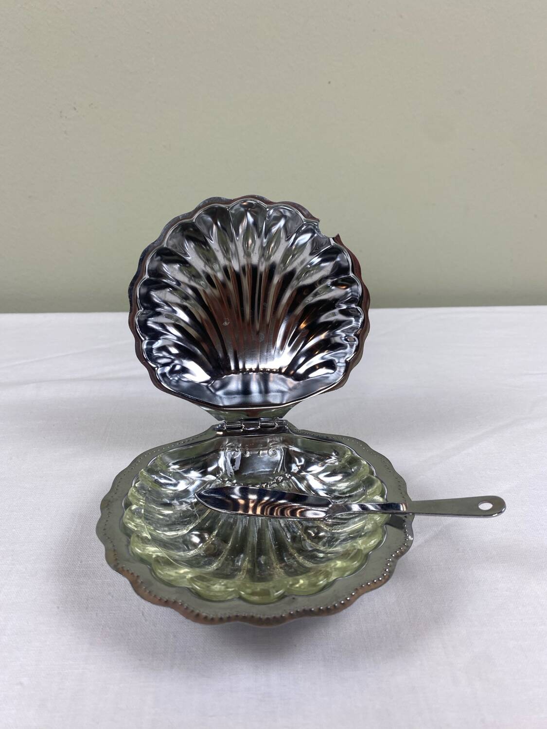 Shell butter dish