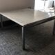 Table basse en marbre et chrome