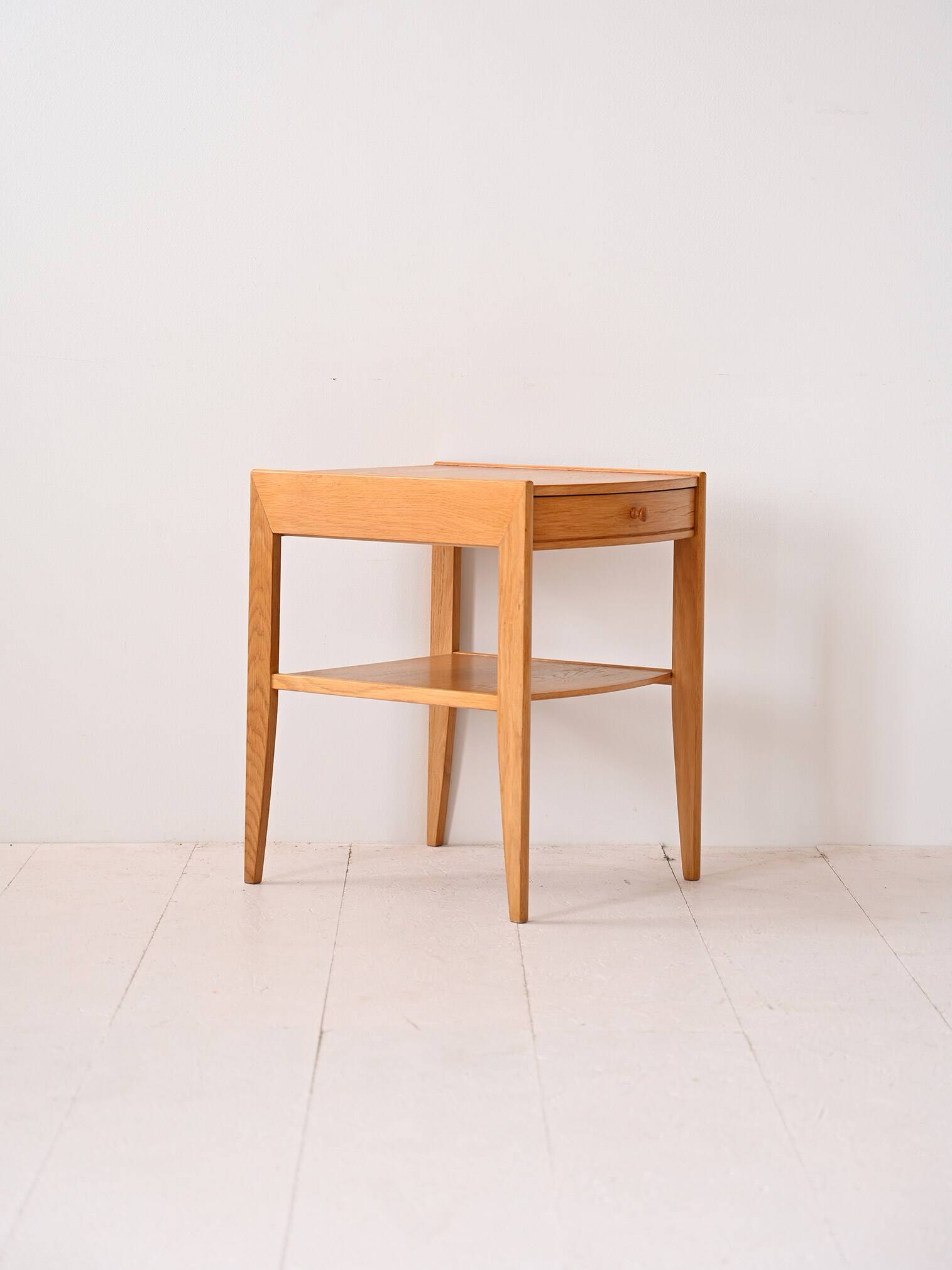 Table de chevet vintage en chêne