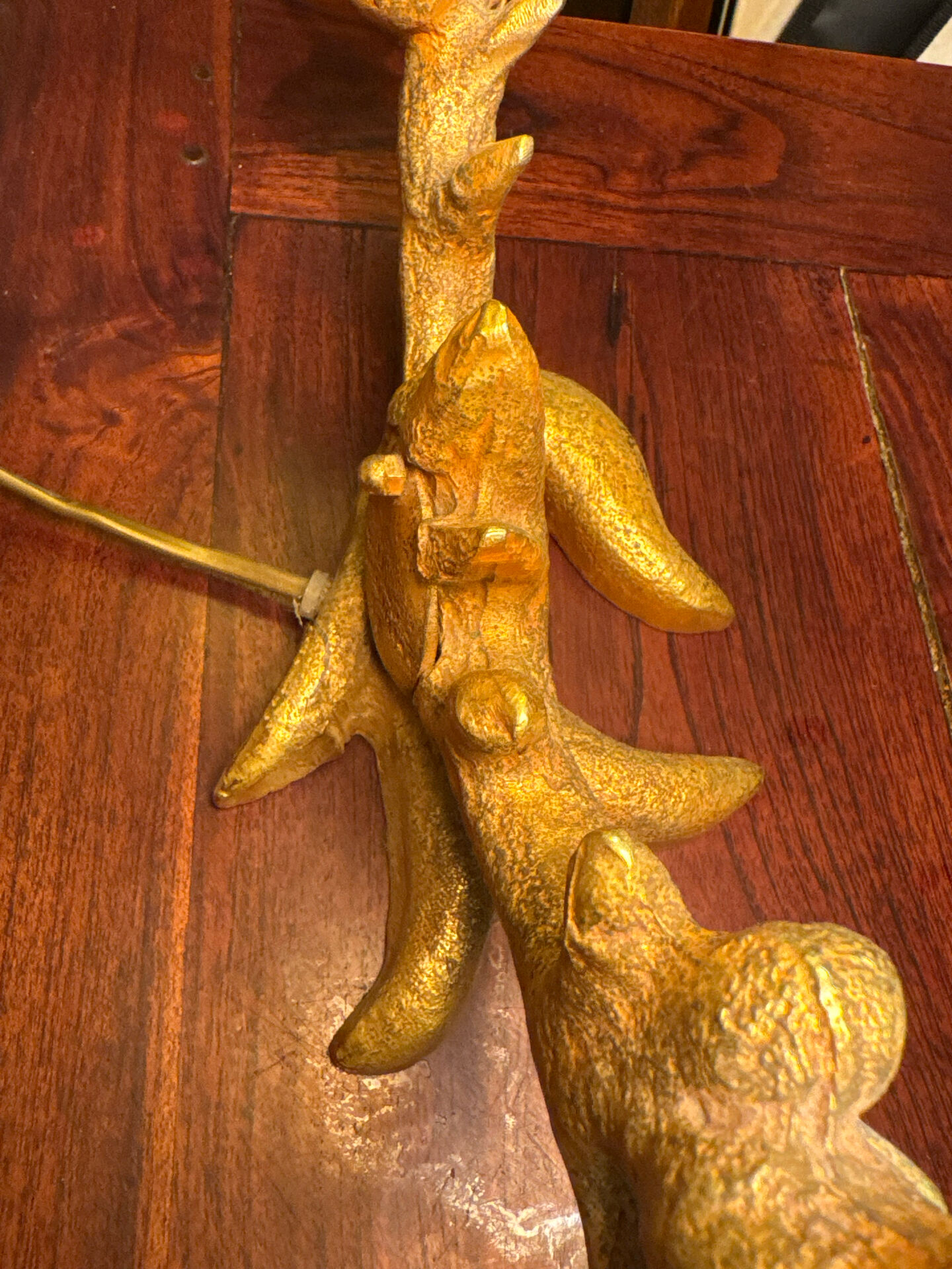 Lampe de table à deux bras en bronze doré par Georges Mathias for Fond