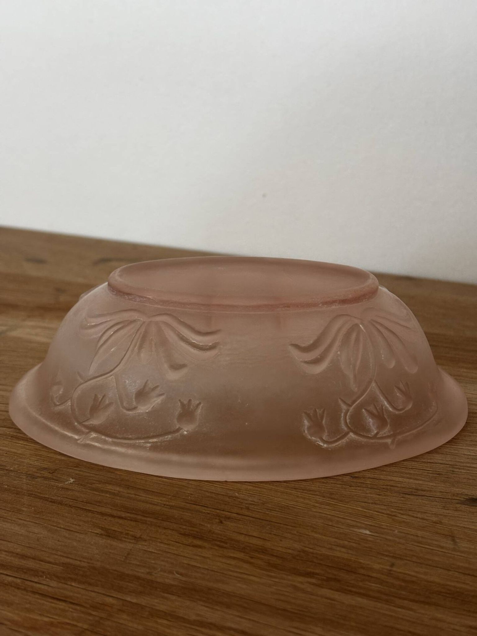 Porte savon art déco verre moulé rose muguets
