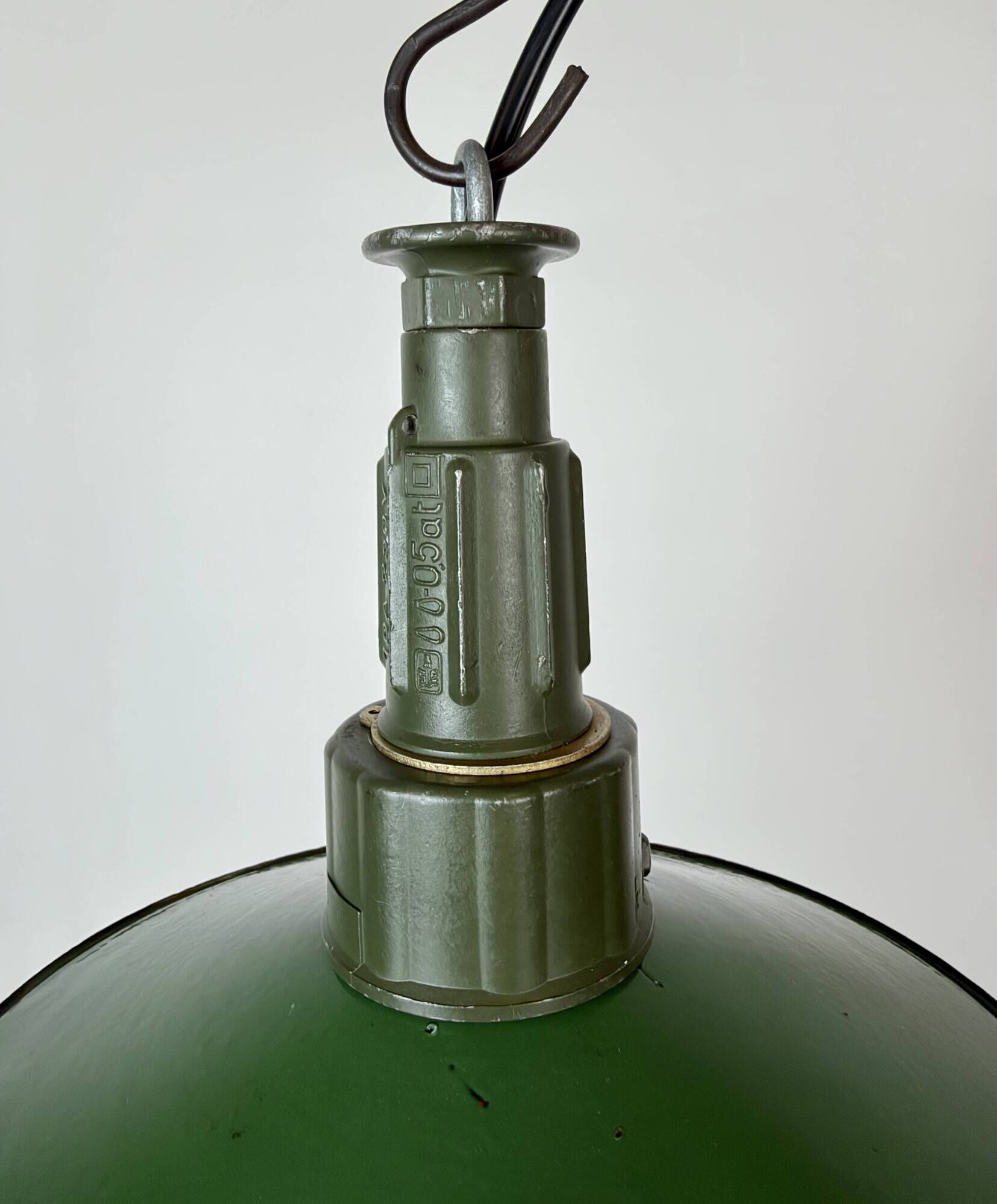 Industrial Green Enamel Military Pendant Lamp with Cast Aluminium Top, 1960