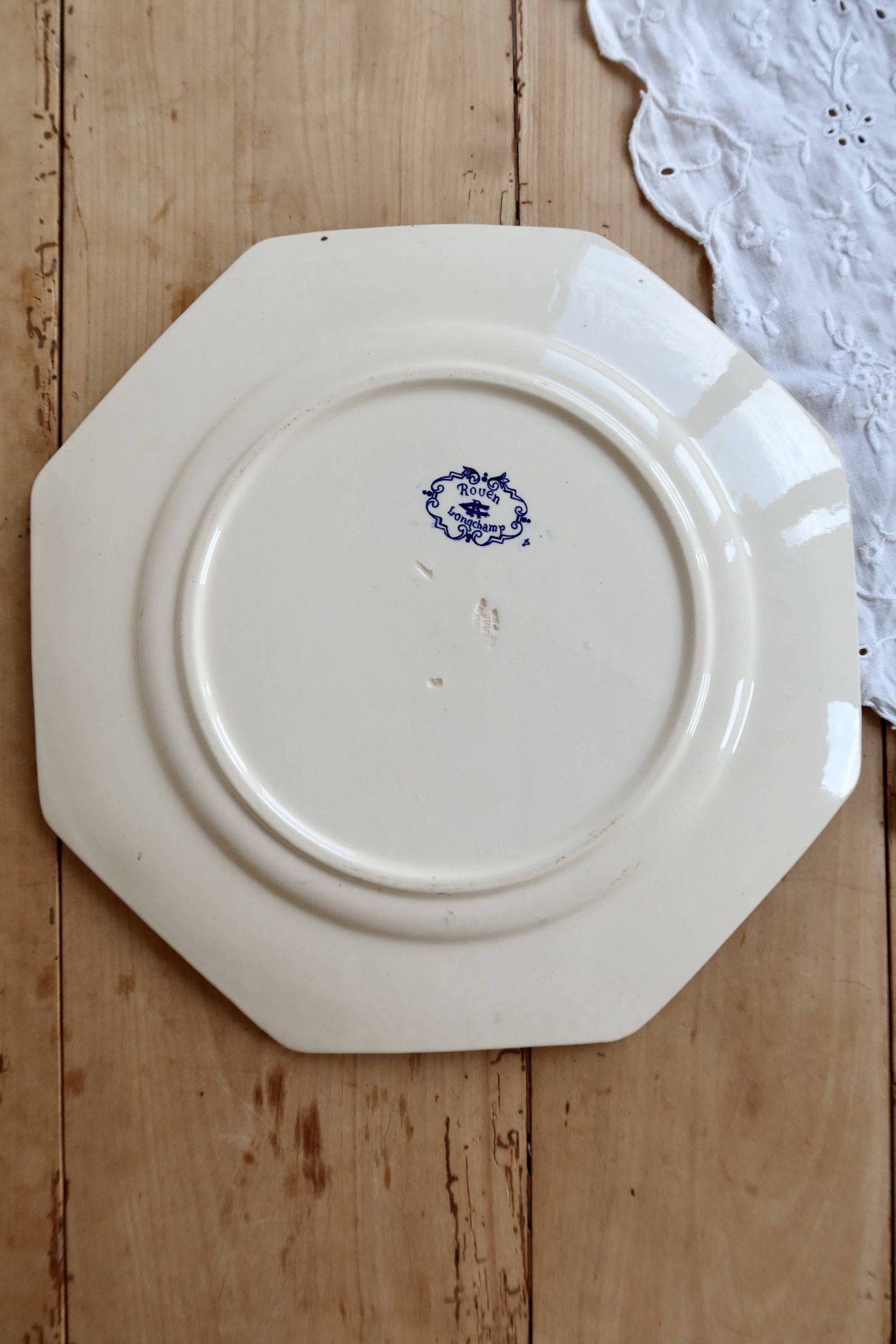 Plat de service terre de fer Longchamp modèle Rouen XIXe siècle