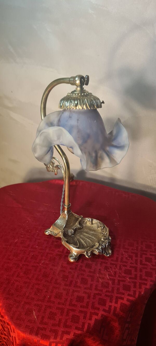 Lampe de table en bronze et tulipe signée Vianne, 1900