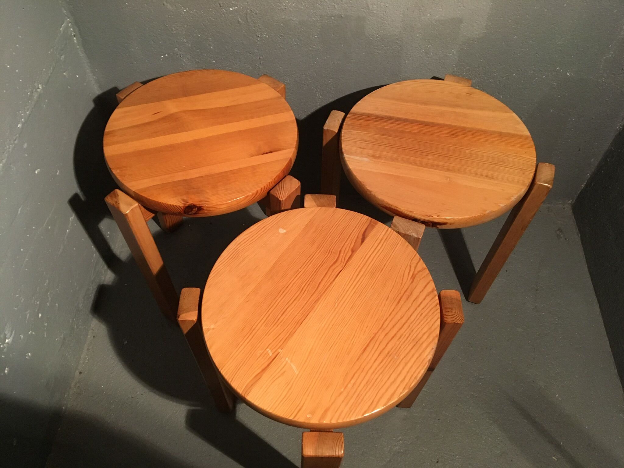 Set de trois tabourets rond en bois