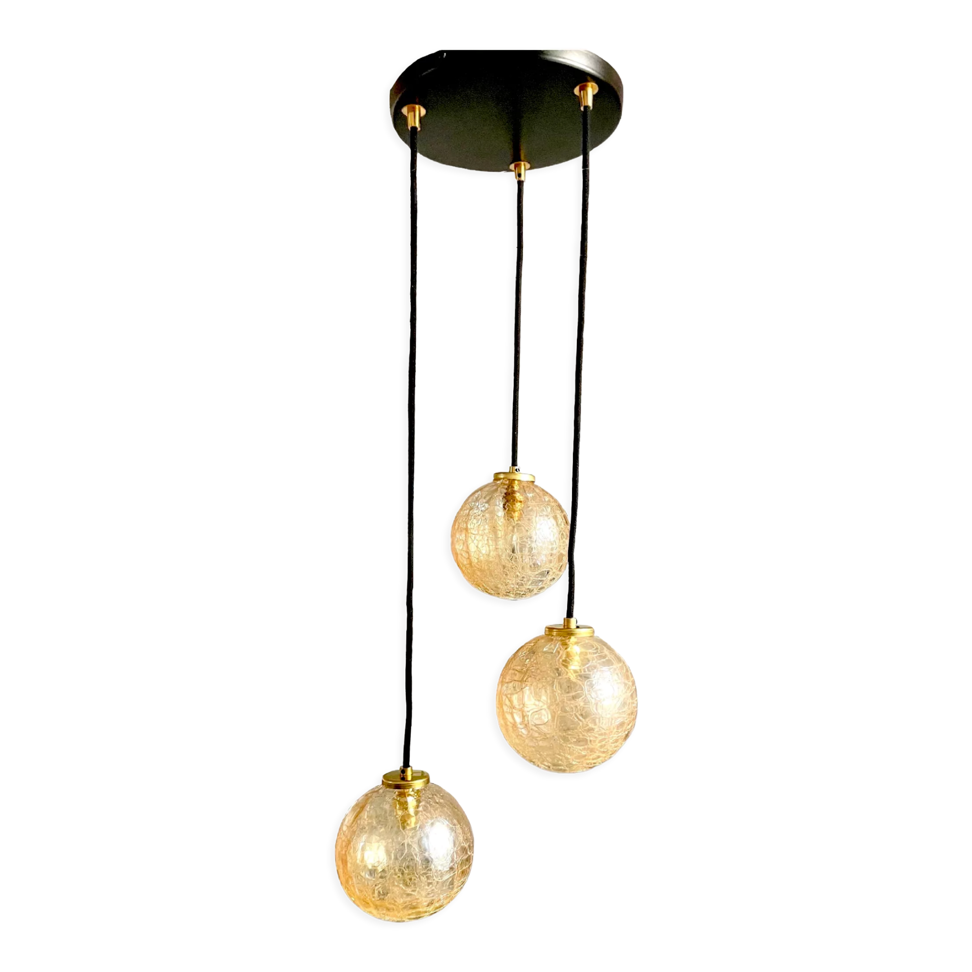 Suspension 3 vintage globes