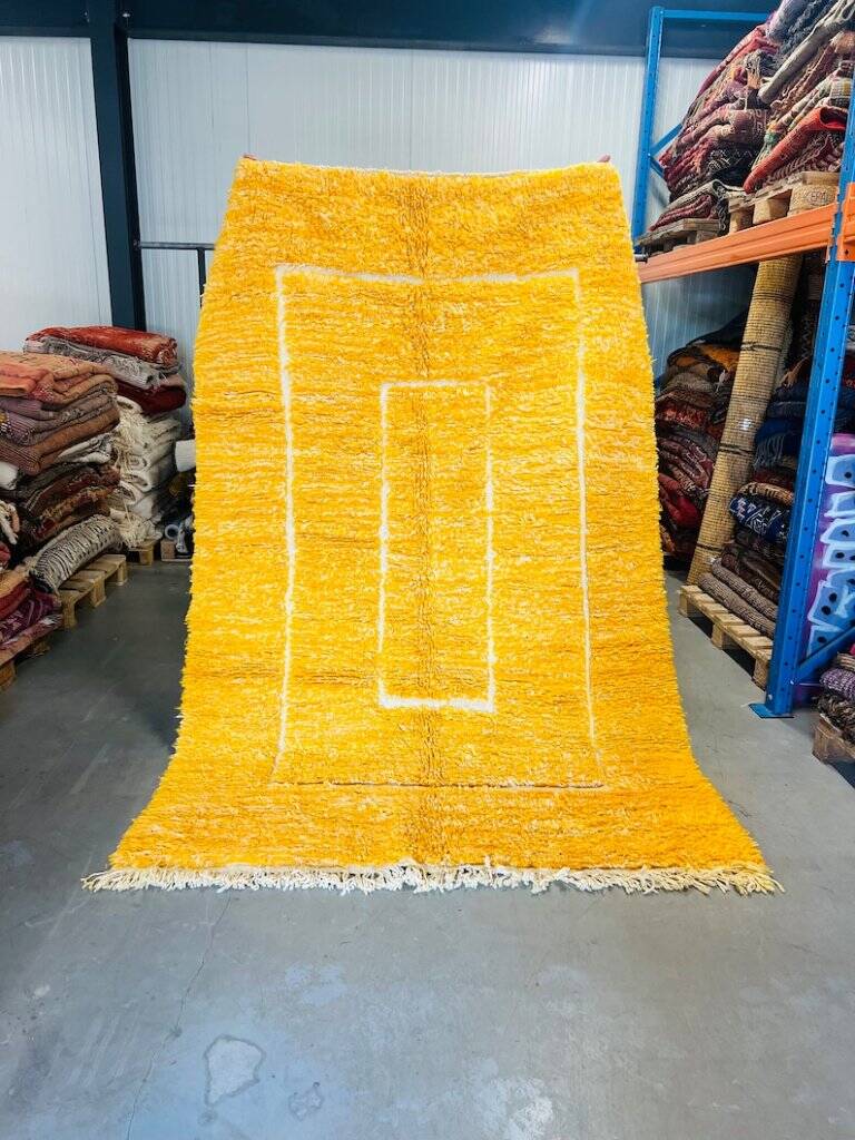 Moroccan handcrafted rug 250cm x 150cm