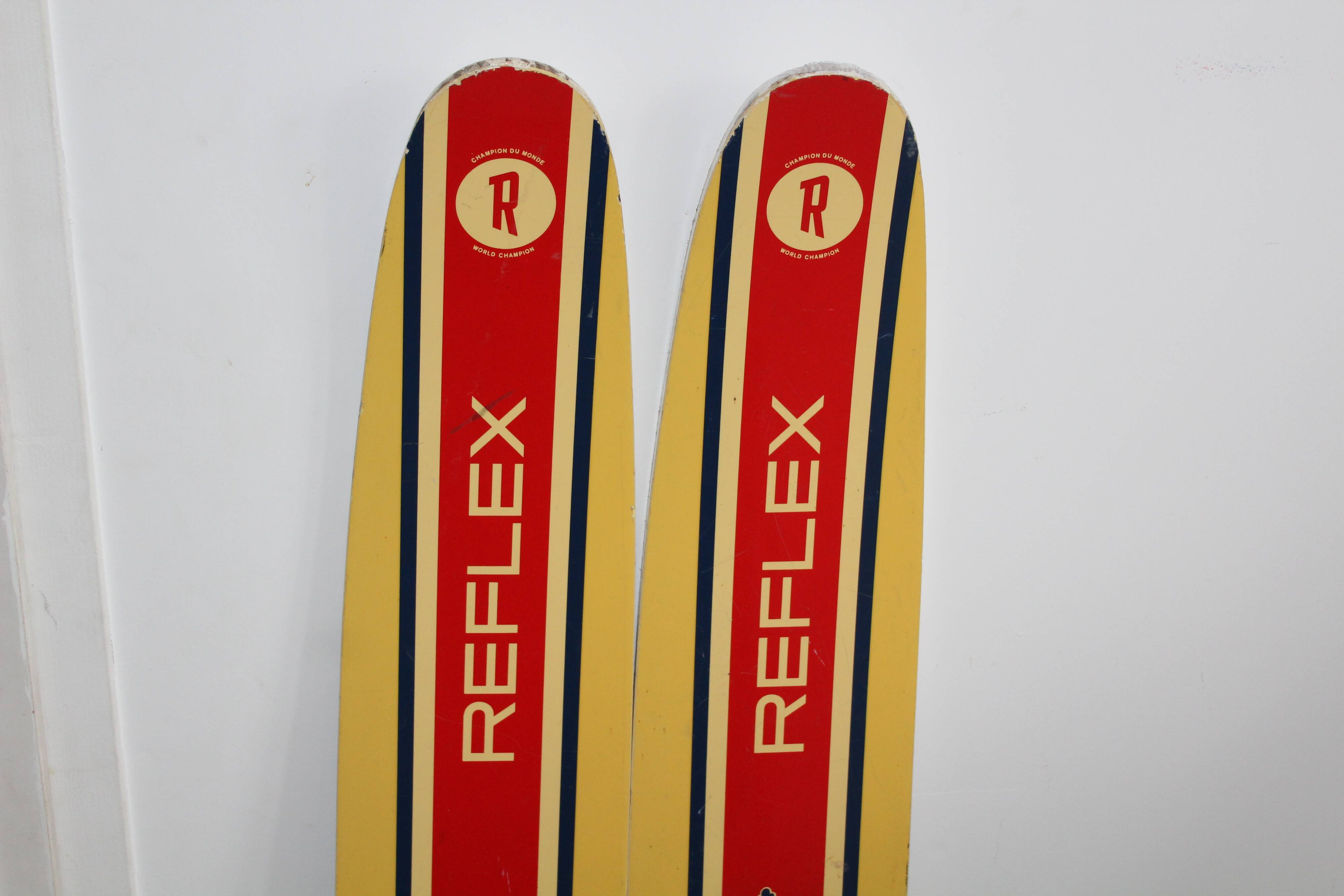 Water skis child 60