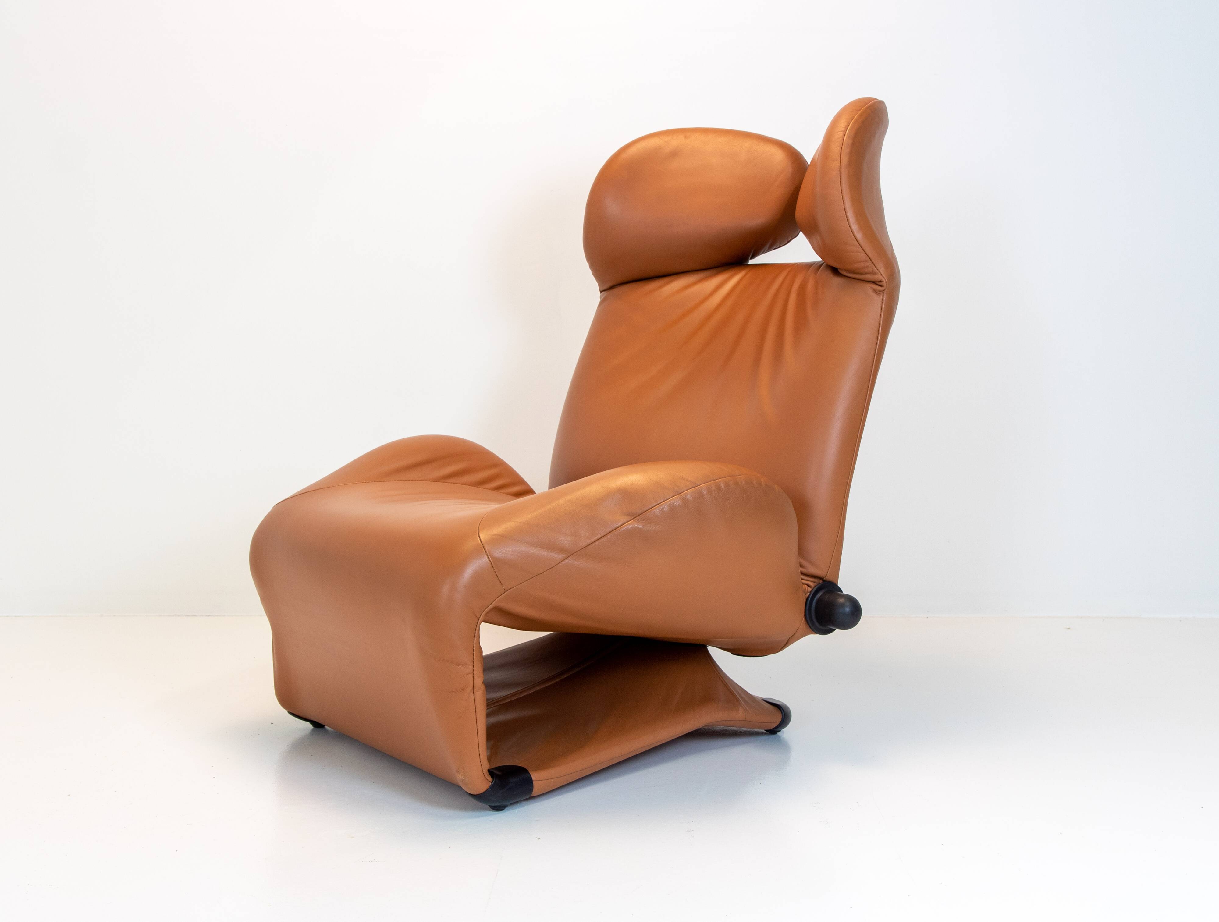 Cassina 111 Wink armchair By Toshiyuki Kita