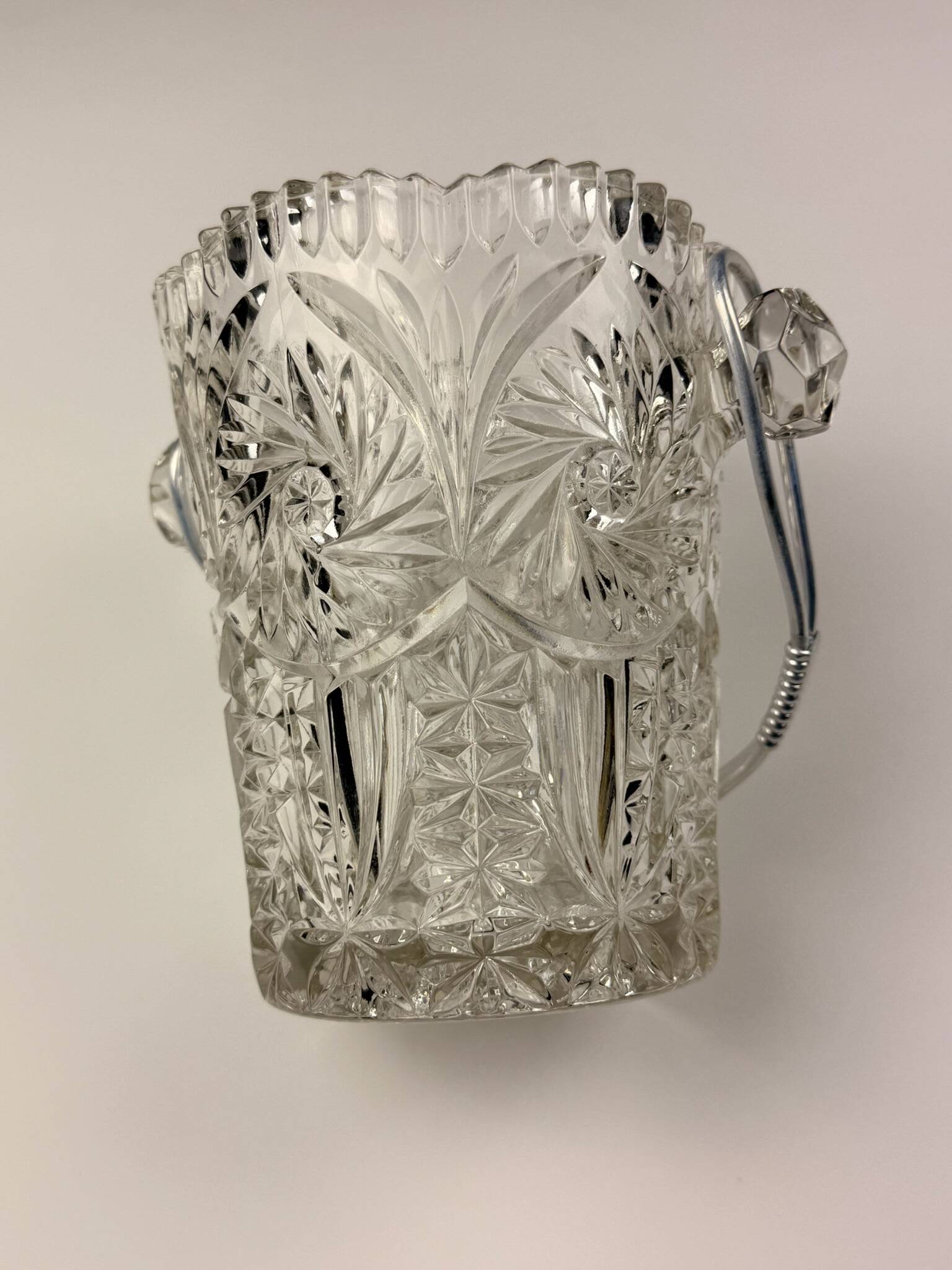 Seau à glaçons vintage en verre taillé
