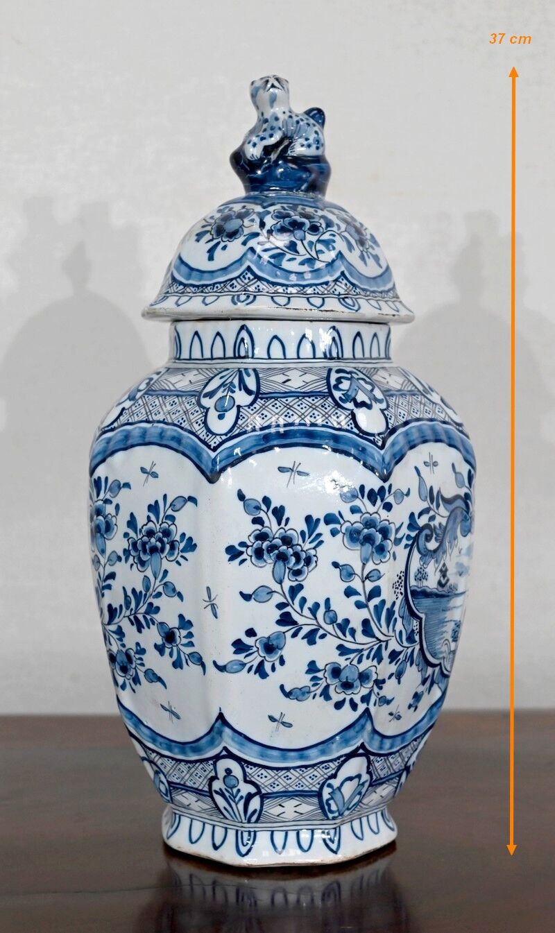 Delft earthenware vase - Early twentieth century