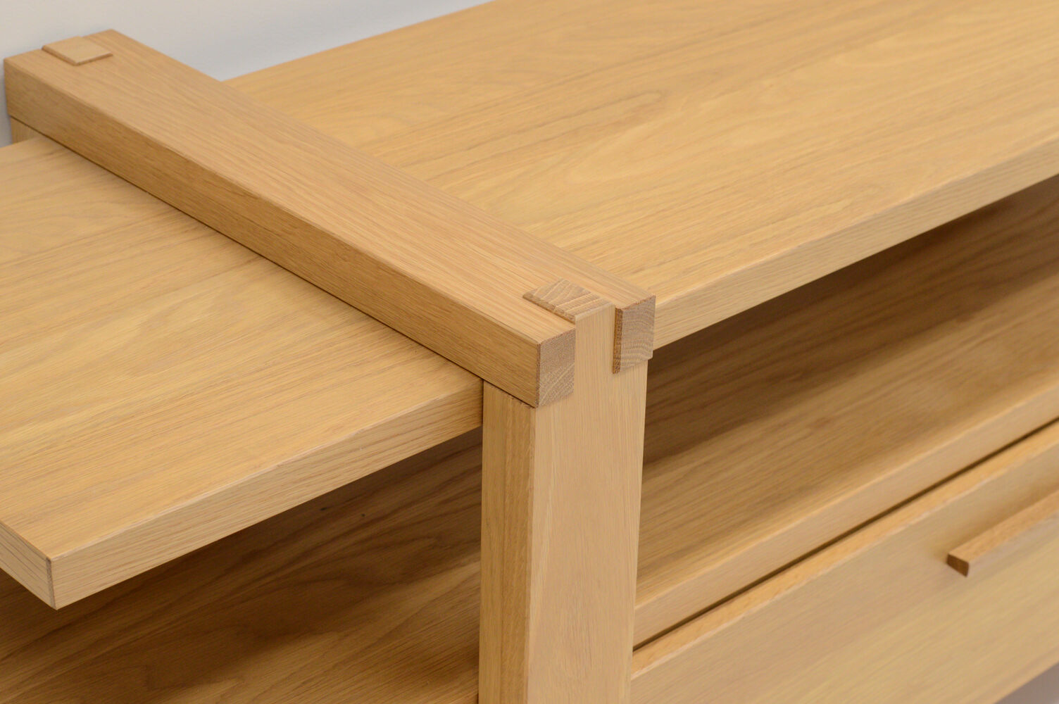 Belgium oak shelving / tv unit