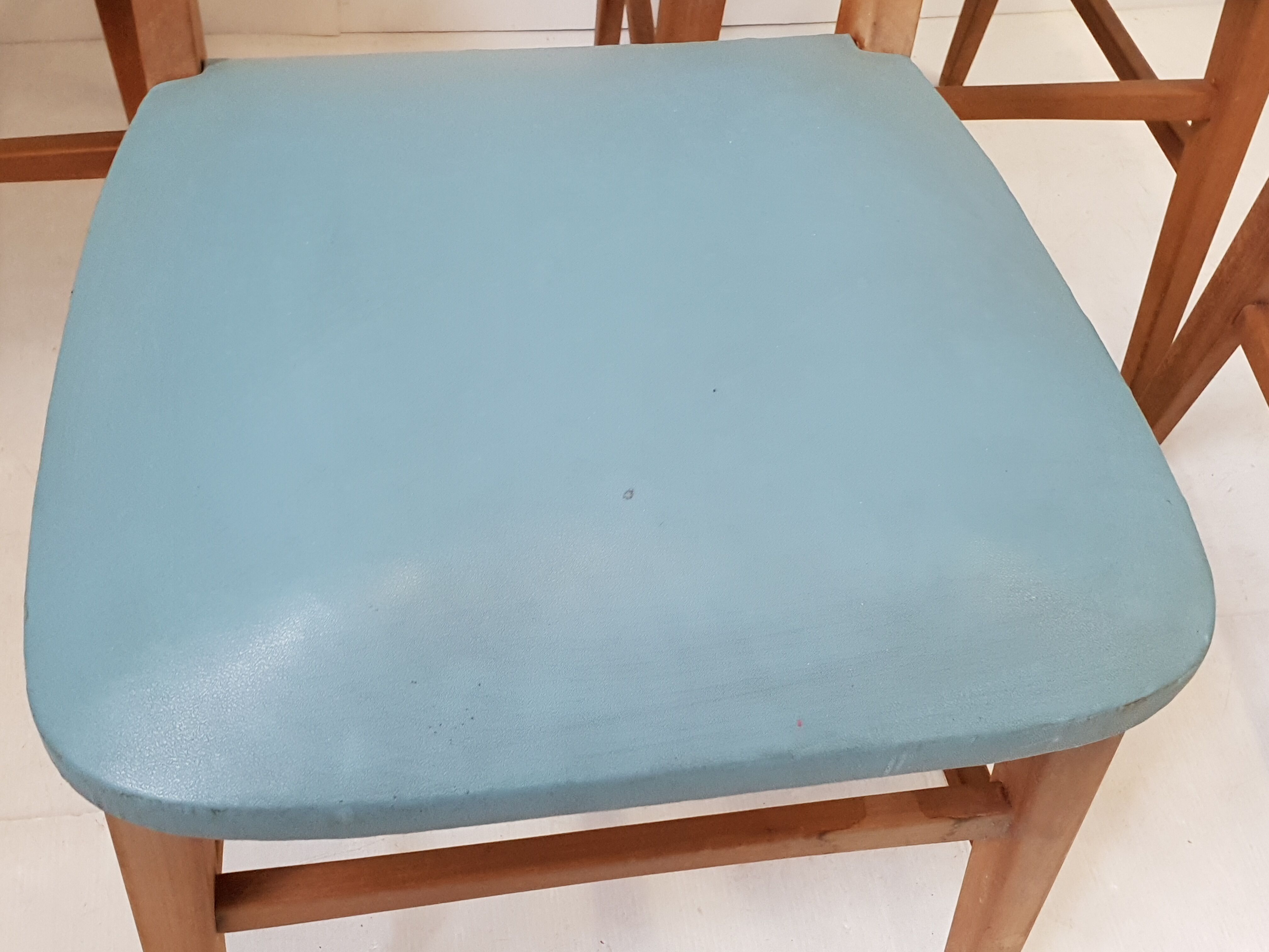 Suite of 4 vintage chairs 1950