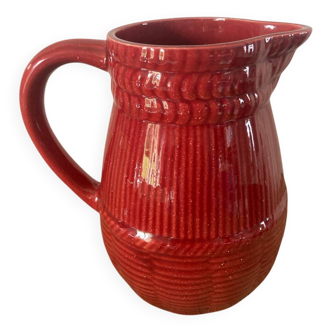 Saint Clément slip pitcher