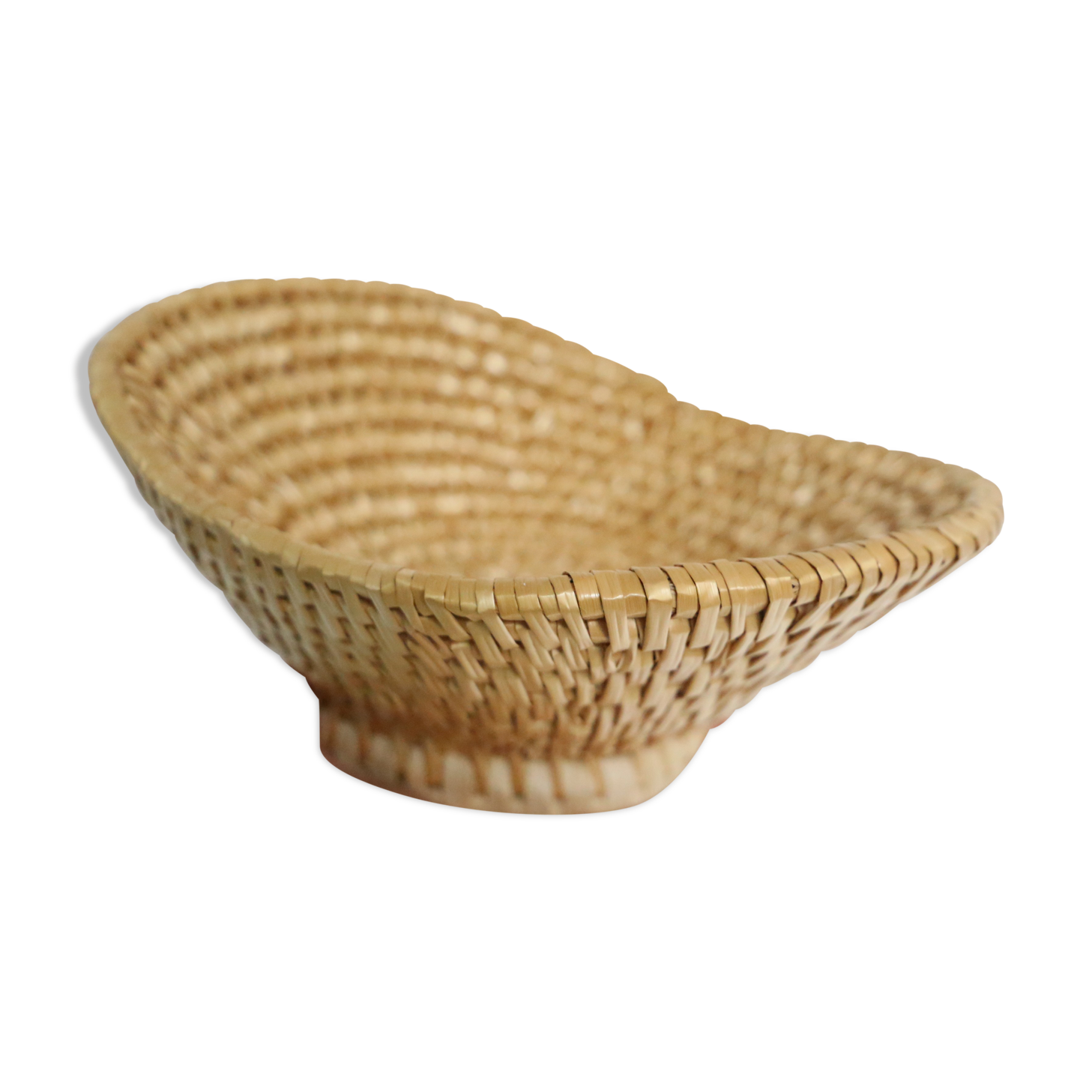 Oval wicker basket, vintage