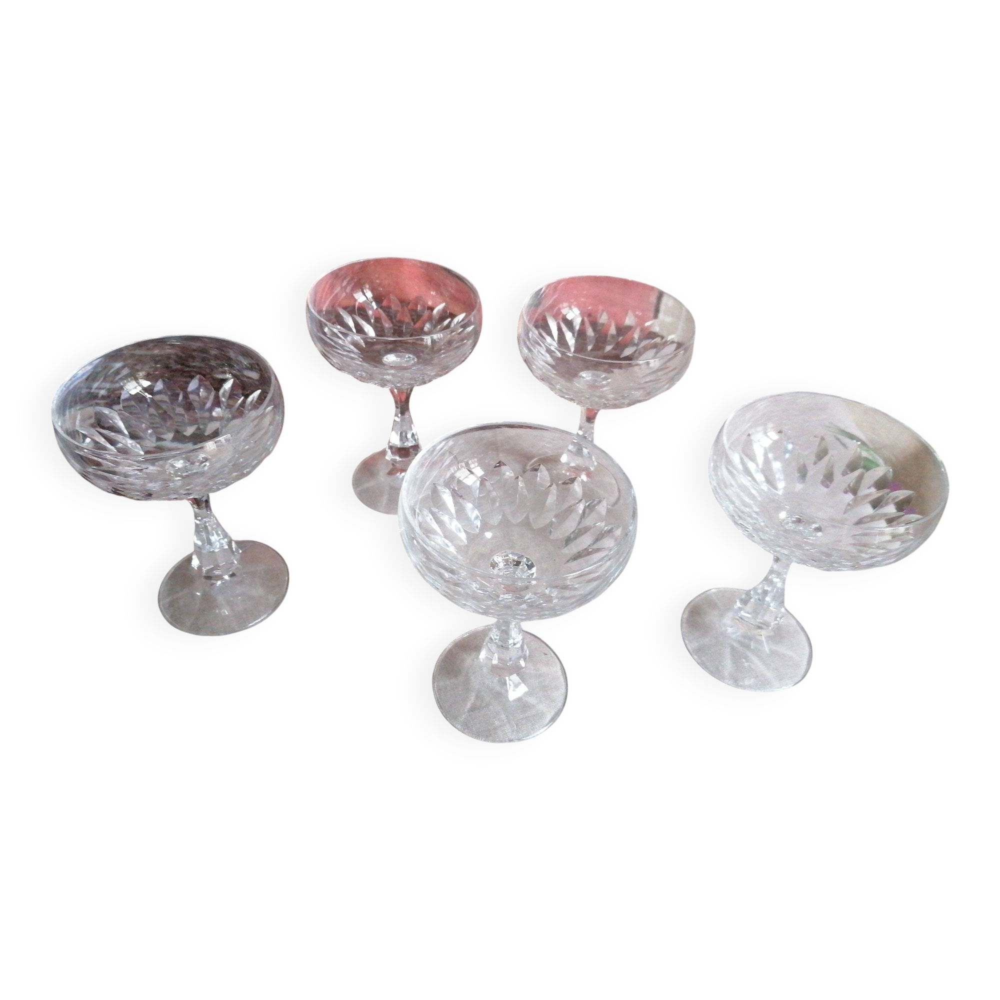 5 coupes à champagne cristal taillé