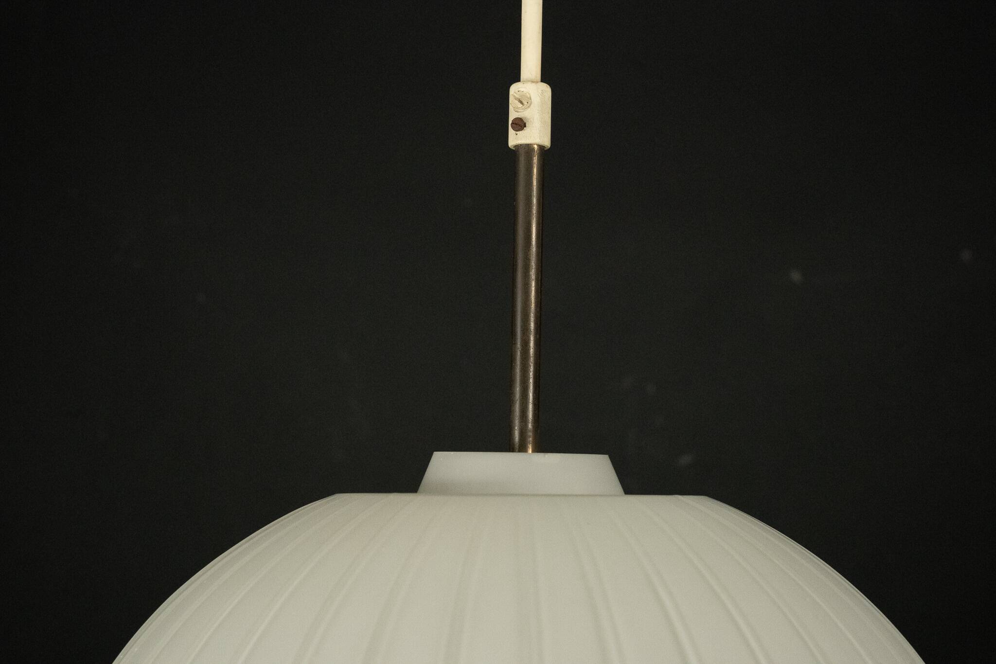 Mid-Century Italian pendant light in the style of Arredoluce Monza. Italy 1950