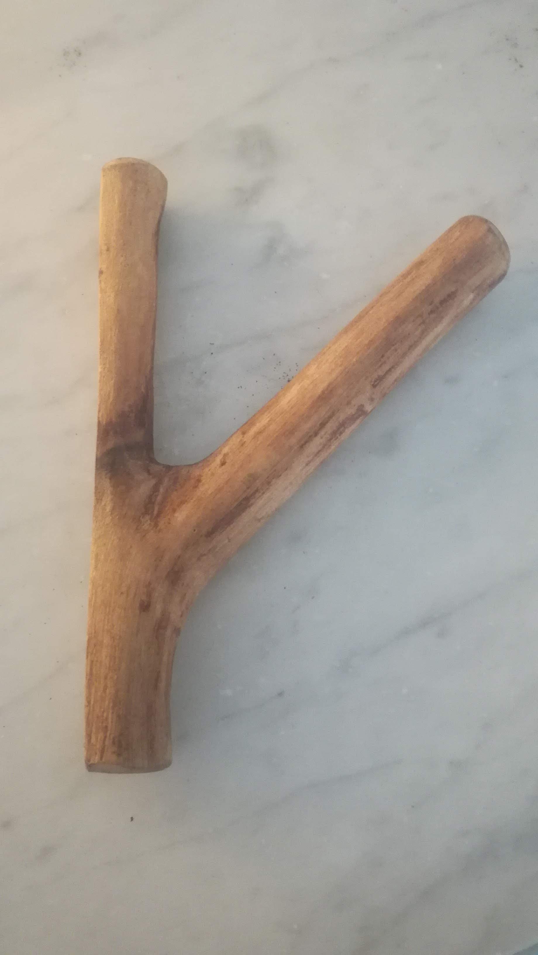6 Hooks in walnut and apricot branches