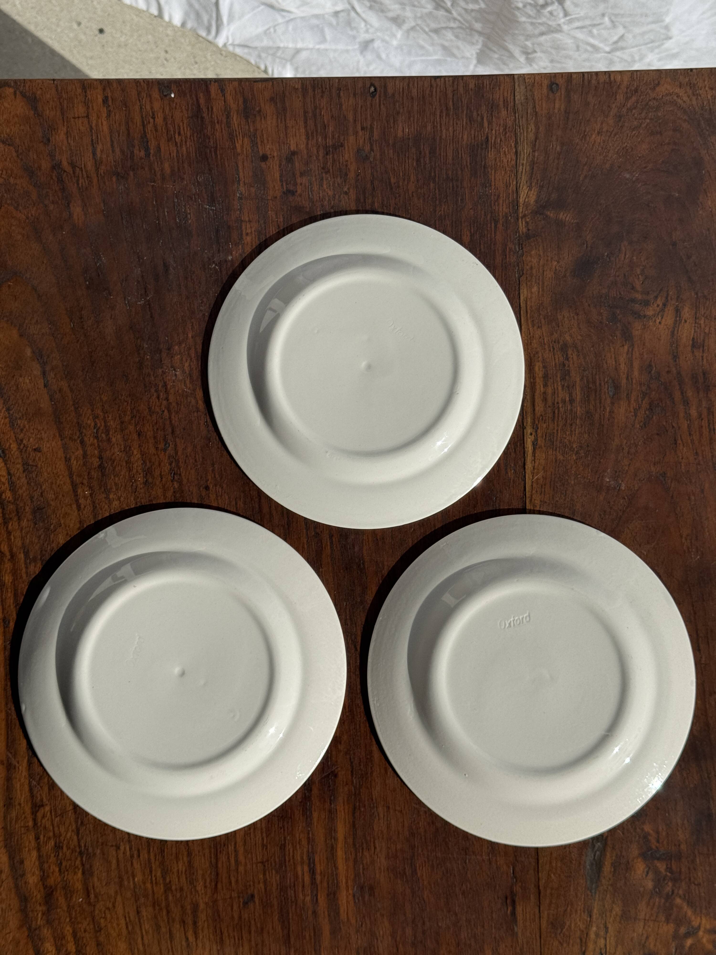Lot de 3 petites assiettes à dessert frise de fleurs bleues pas de marque