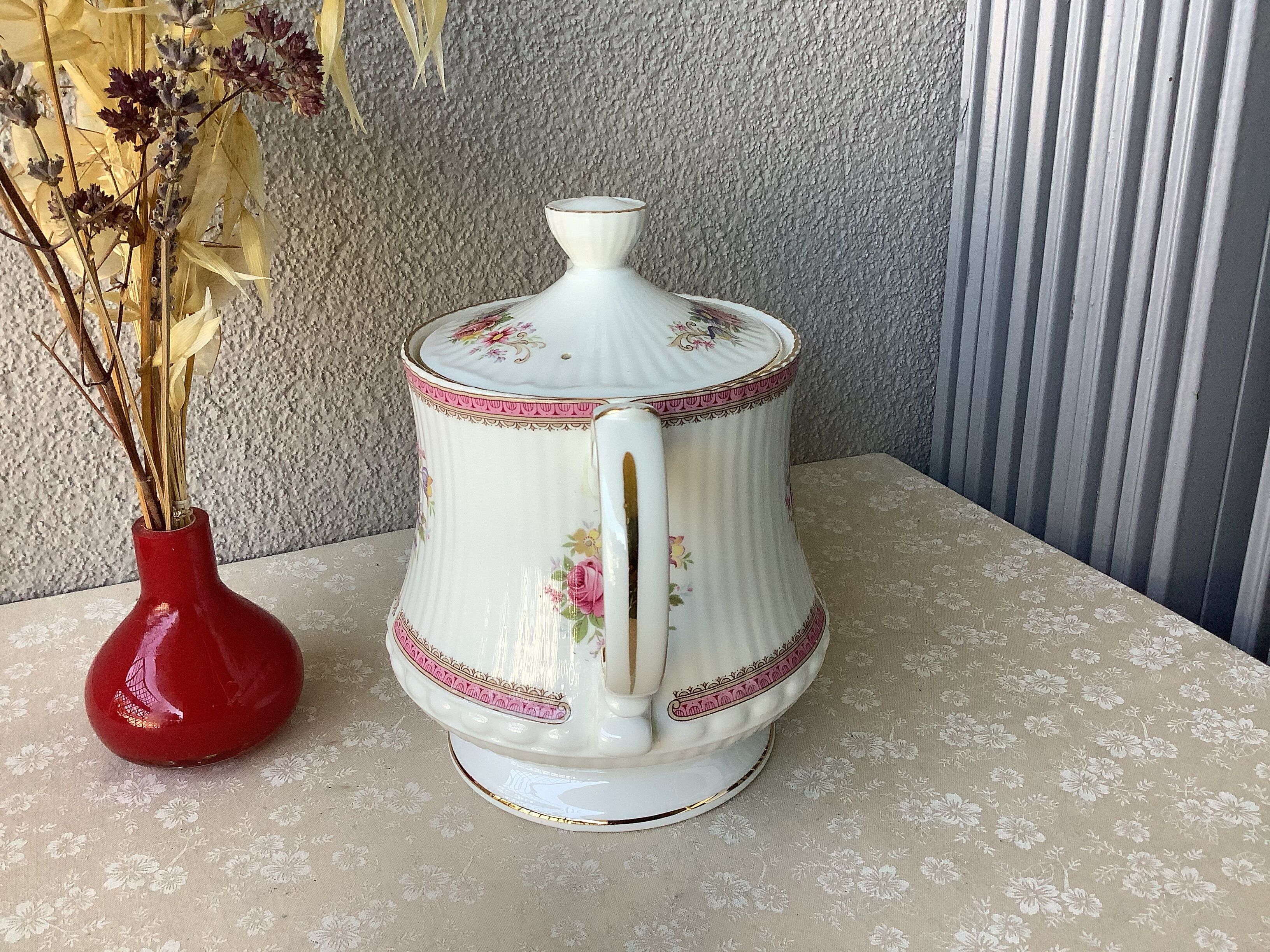 Queen's Rosina Richmond Teapot