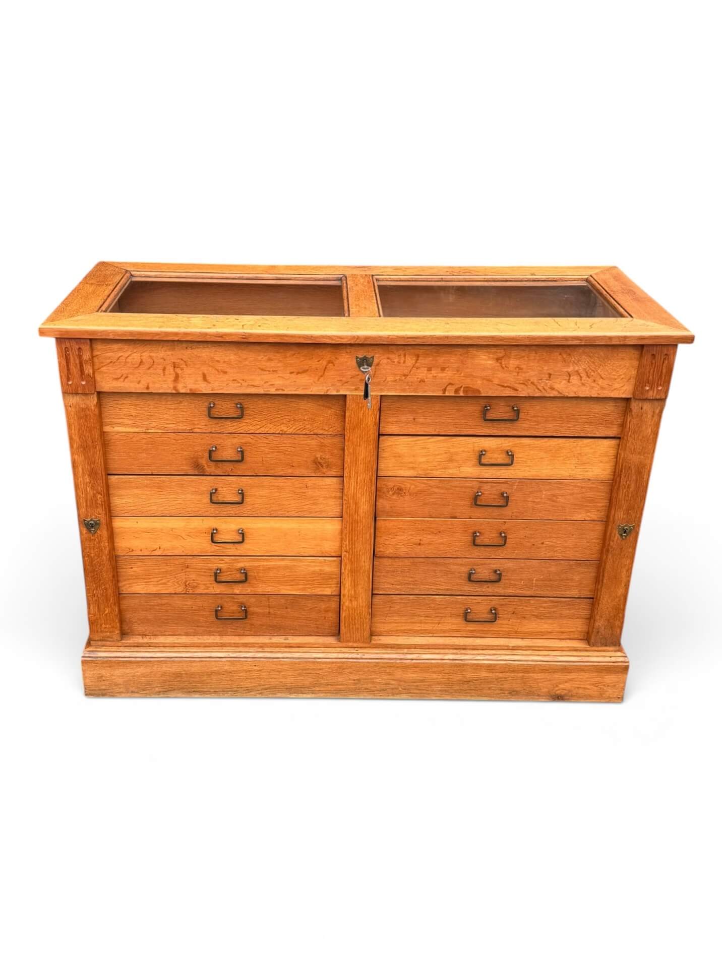 Old workshop drawer unit