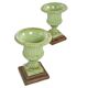 Paire de vases Médicis en fonte à patine verte