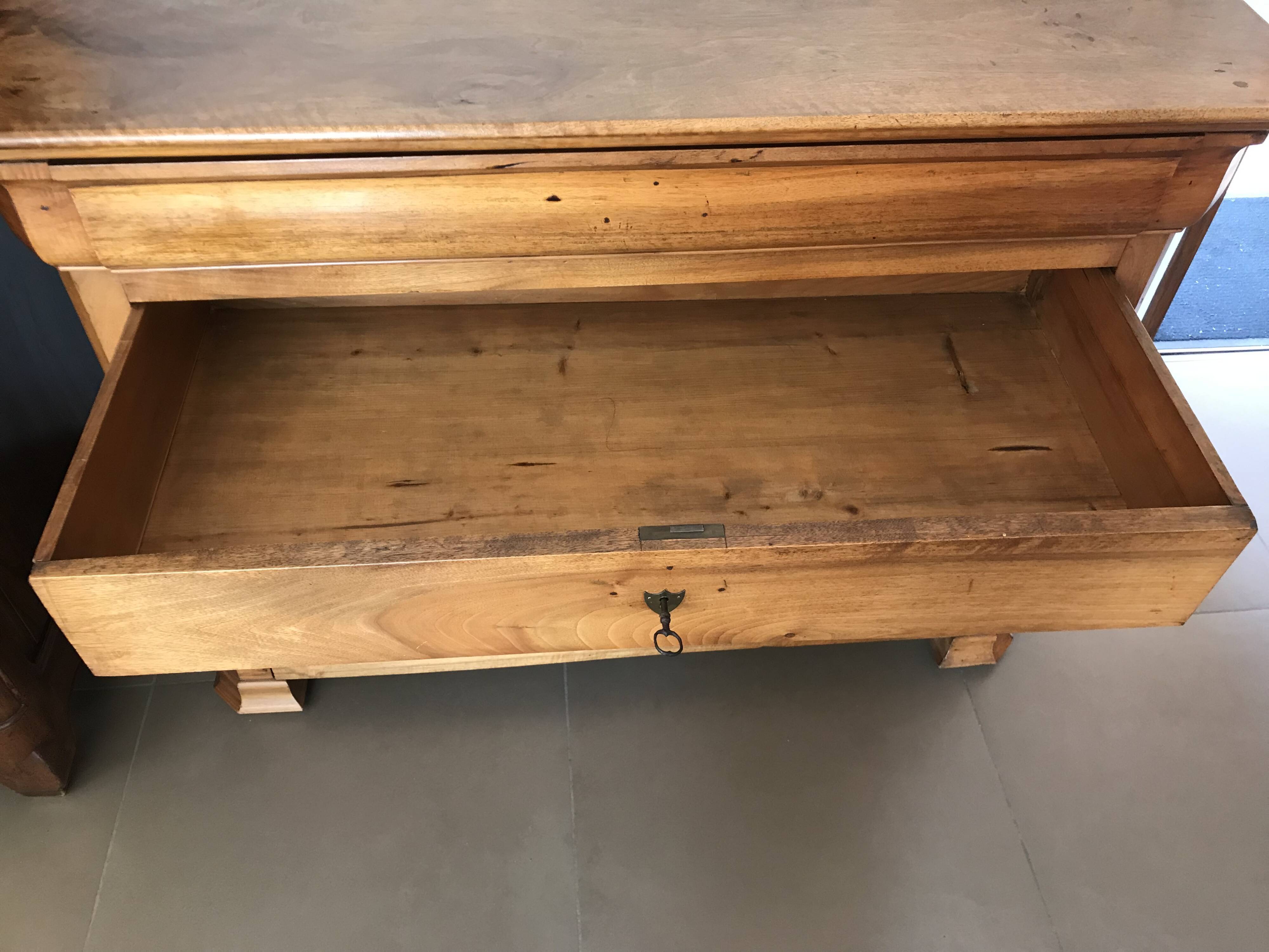 Commode louis philippe en noyer