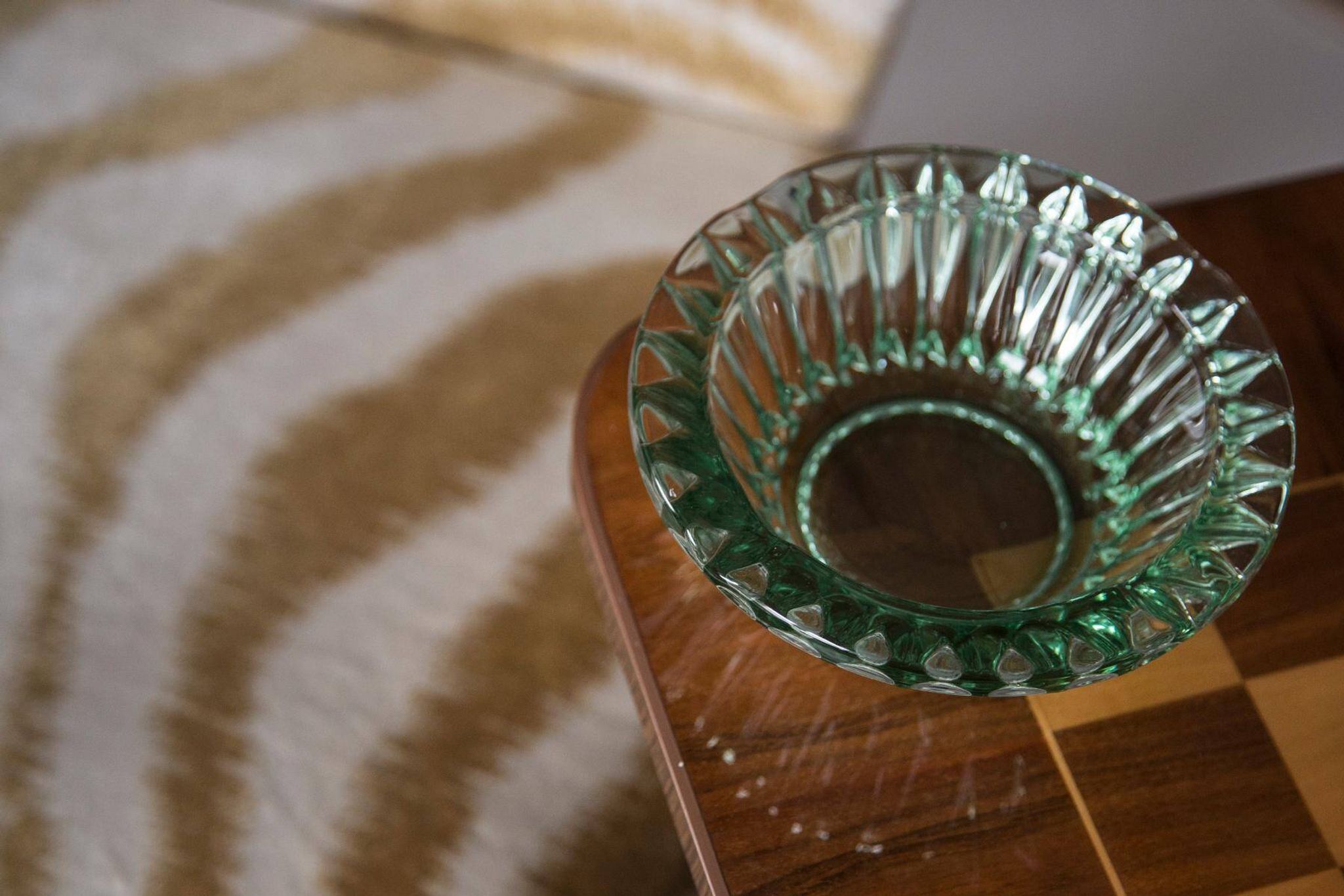 Green crystal glass bowl ashtray, mid-century, Italy, 1970s.