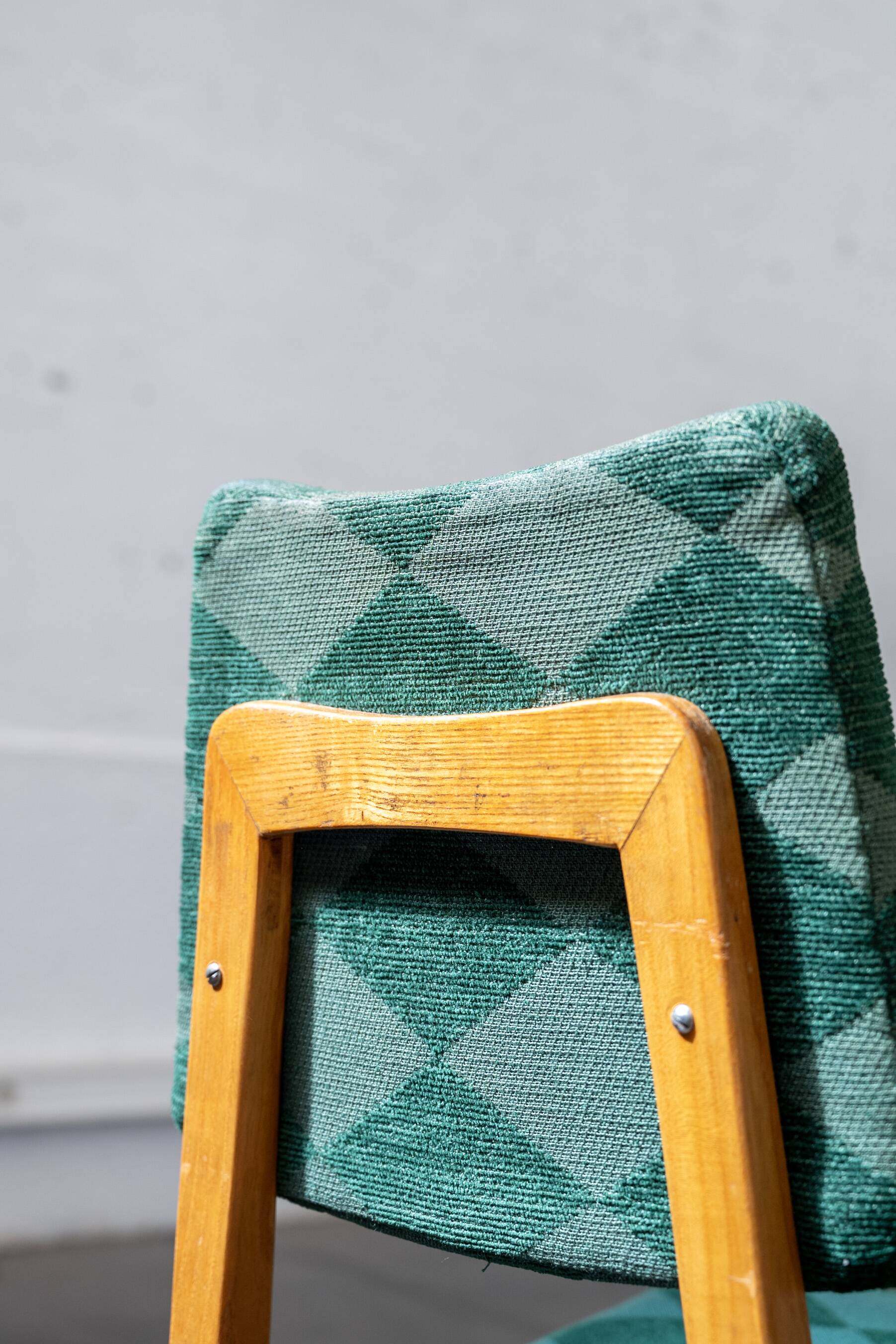 Set of 4 volak chairs