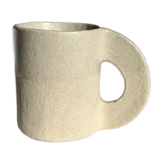 White ear handle cup - Léa Baldassari