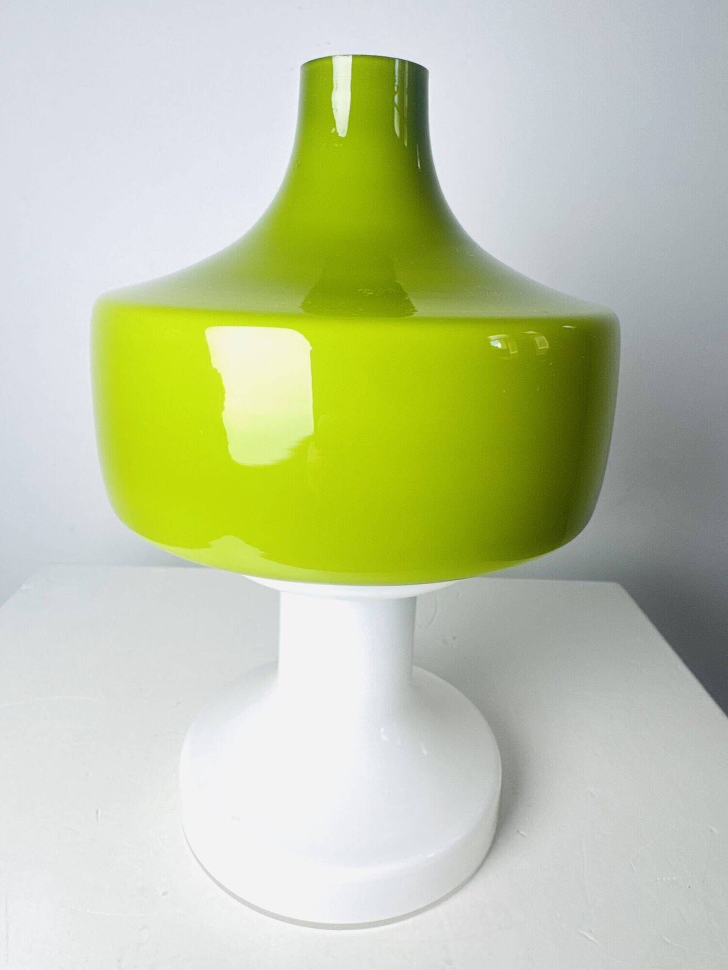 Sculptural Table Lamp In Green And Opal Glass By Dijkstra Lampen, The Netherlands 1960S