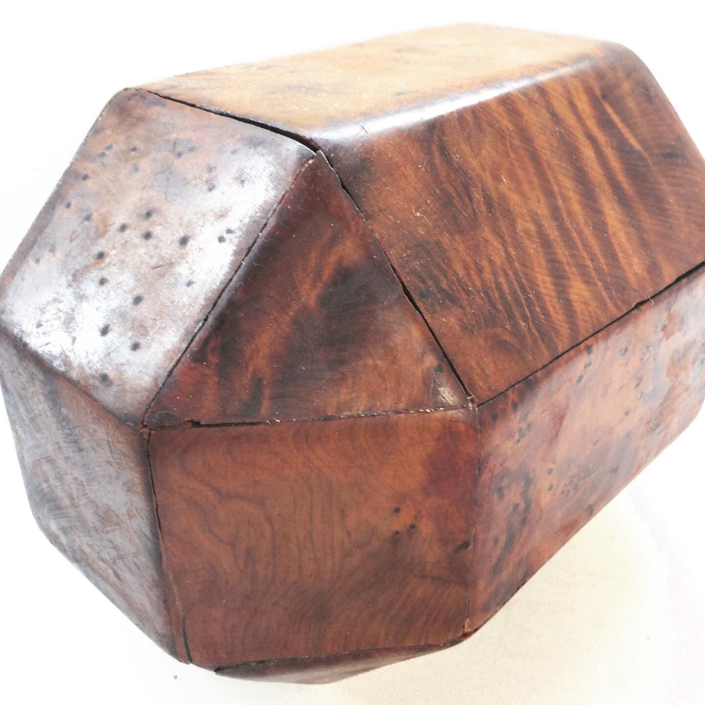 Jewelry box in thuya