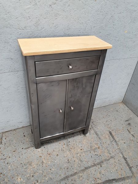 Extra furniture on oak industrial