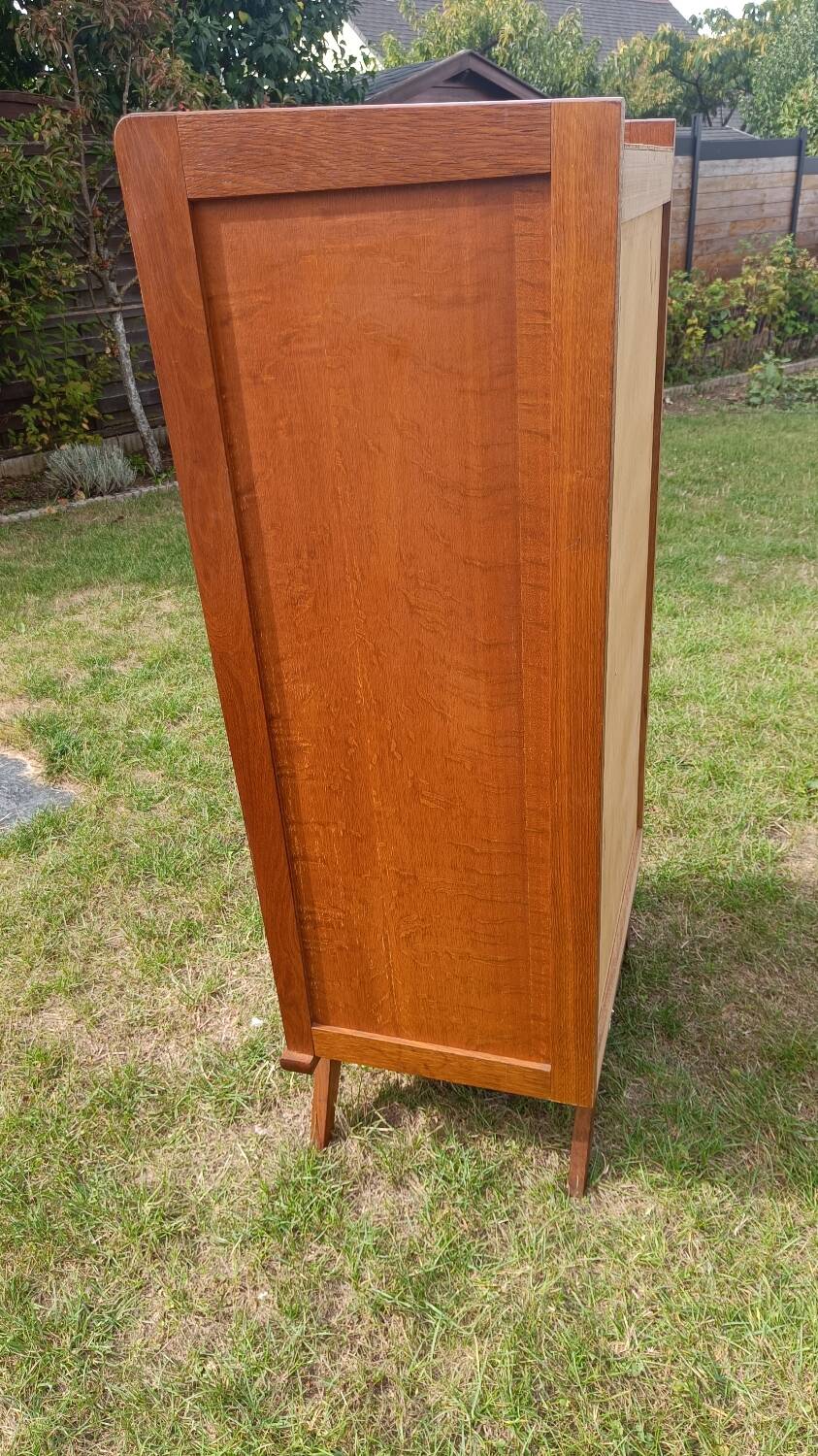 Tall chest of drawers in wood and rattan with splayed legs