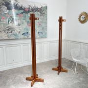 Duo de porte-manteaux 1970 en orme massif