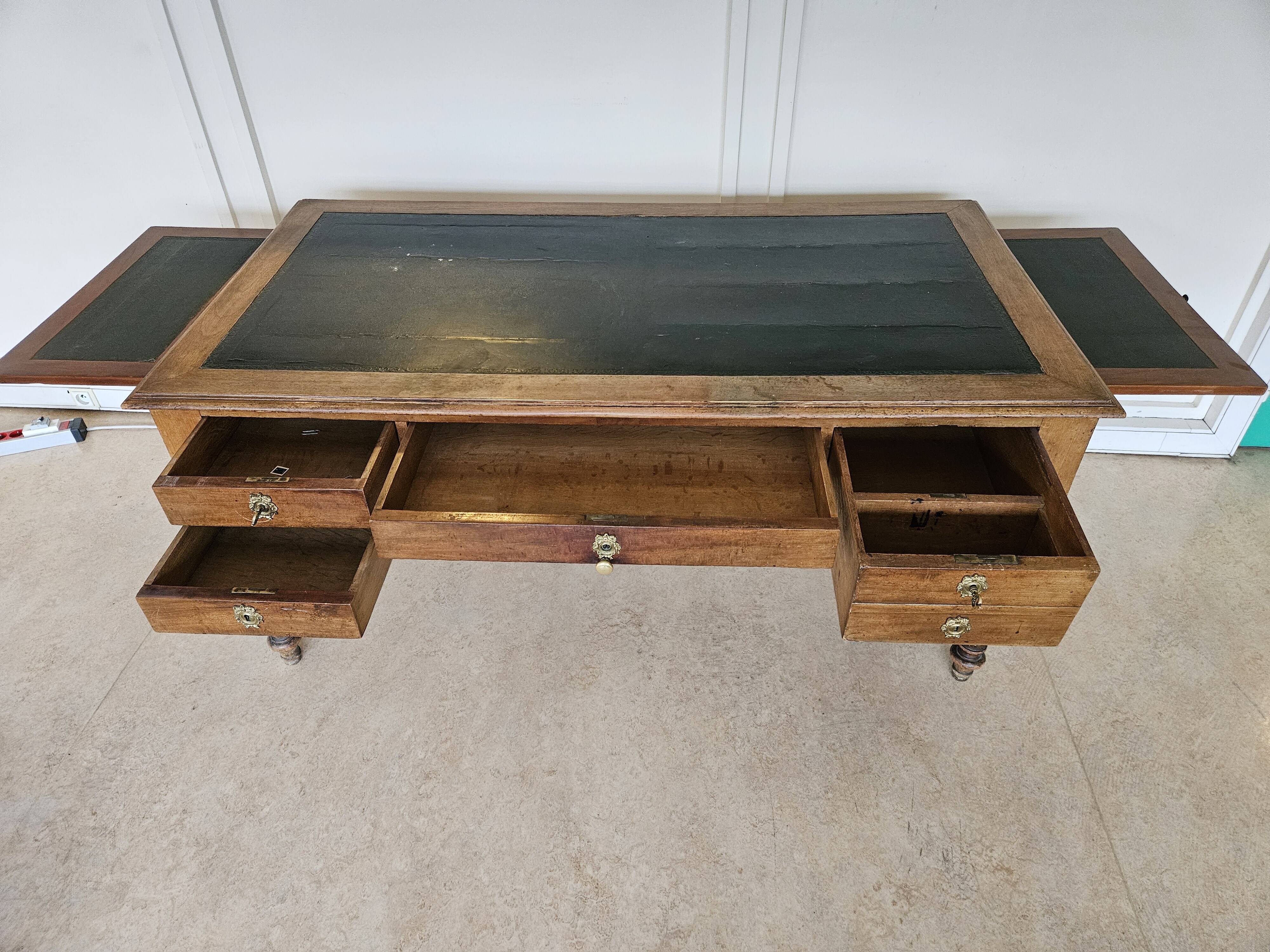 Bureau ancien en bois