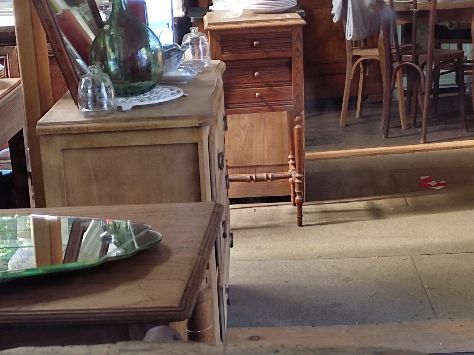 Old art deco beveled mirror vintage carved wood base 39x63cm