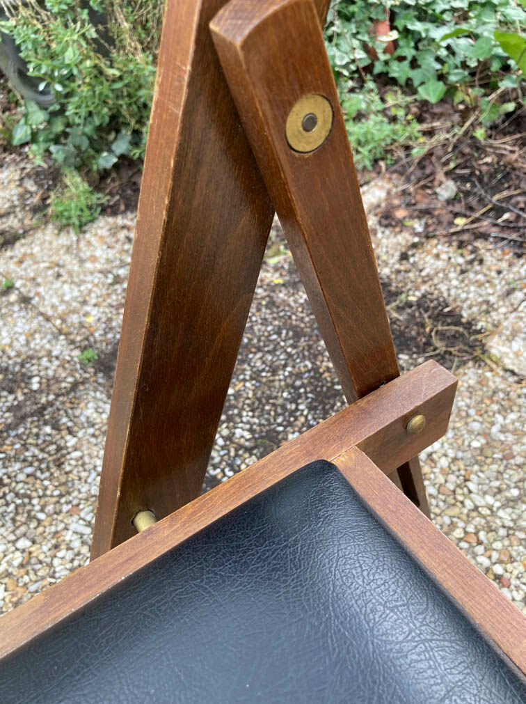 Set of 4 vintage folding chairs