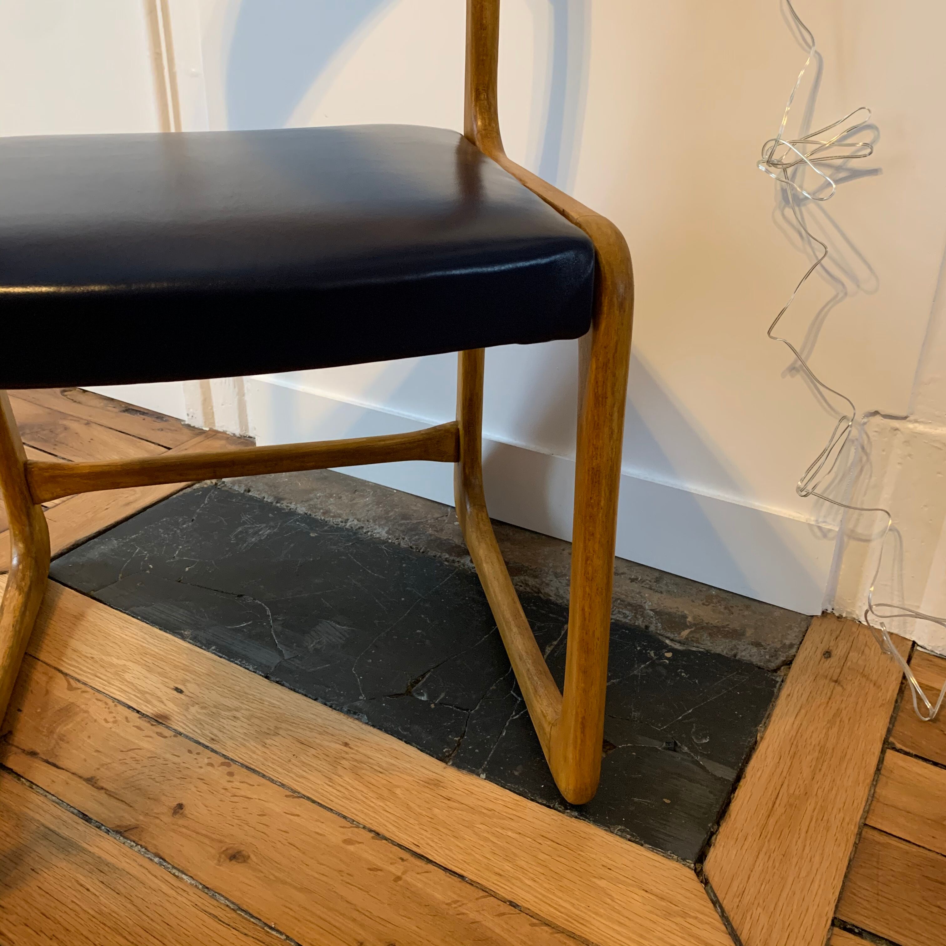 Baumann sled chair