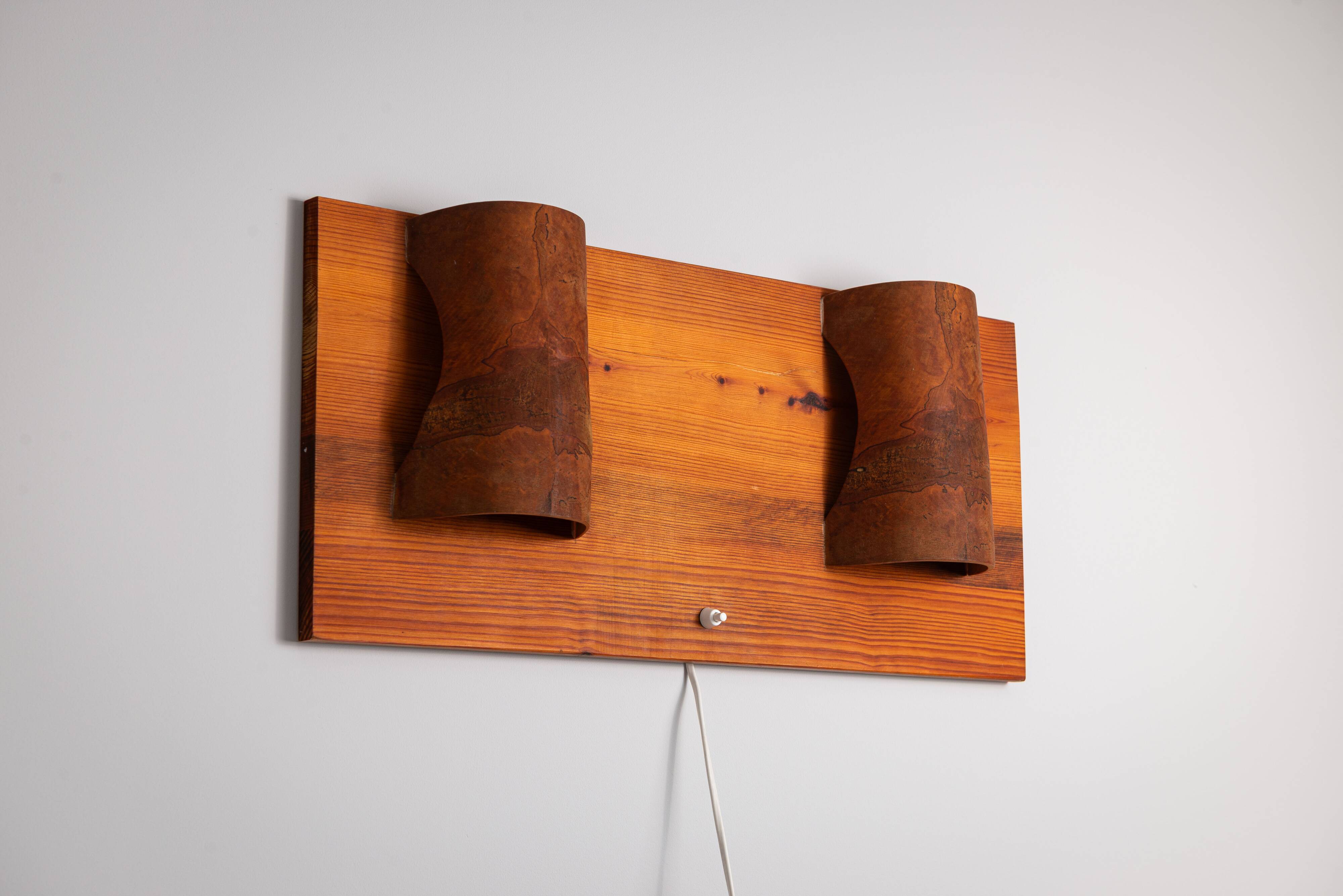 Rectangular pinewood wall lamp with bur wood veneer shades