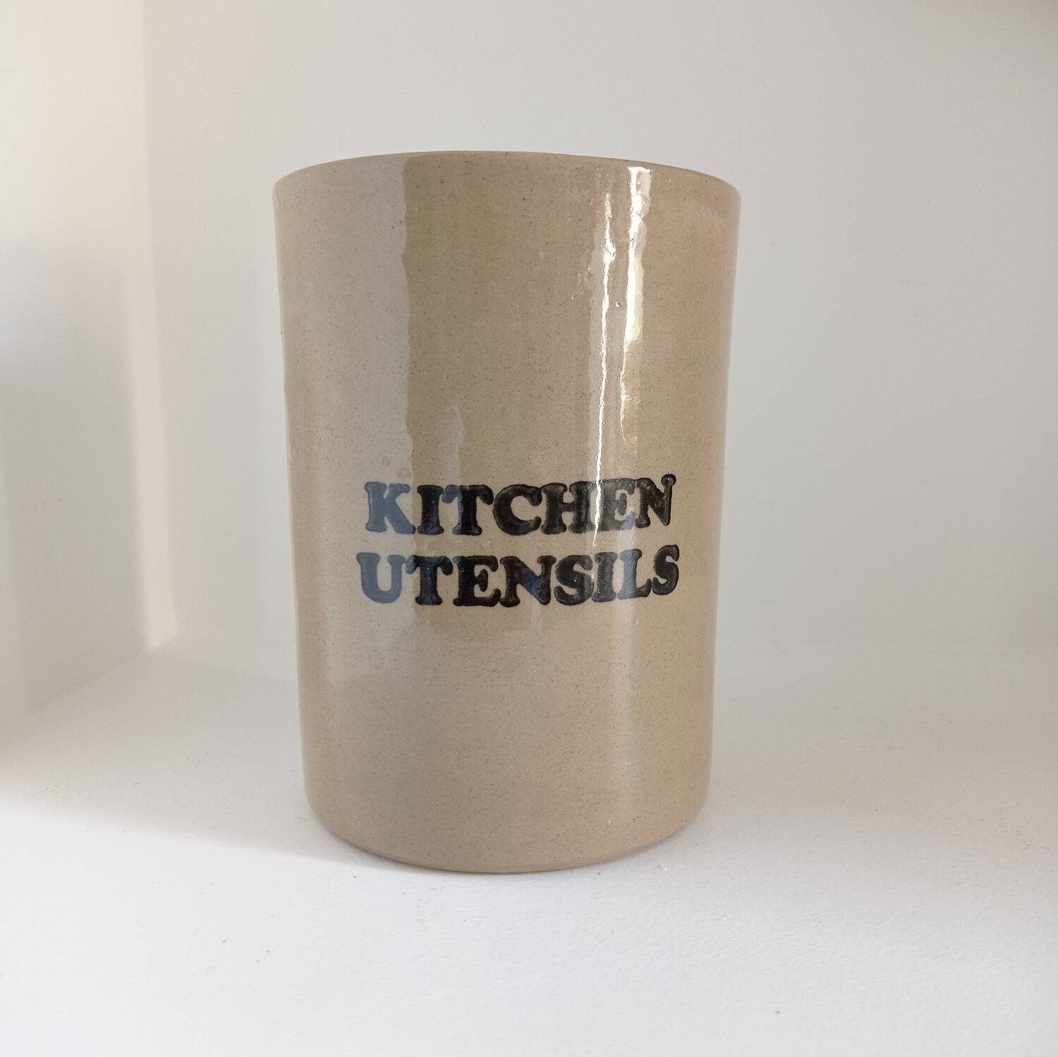 Stoneware utensil pot