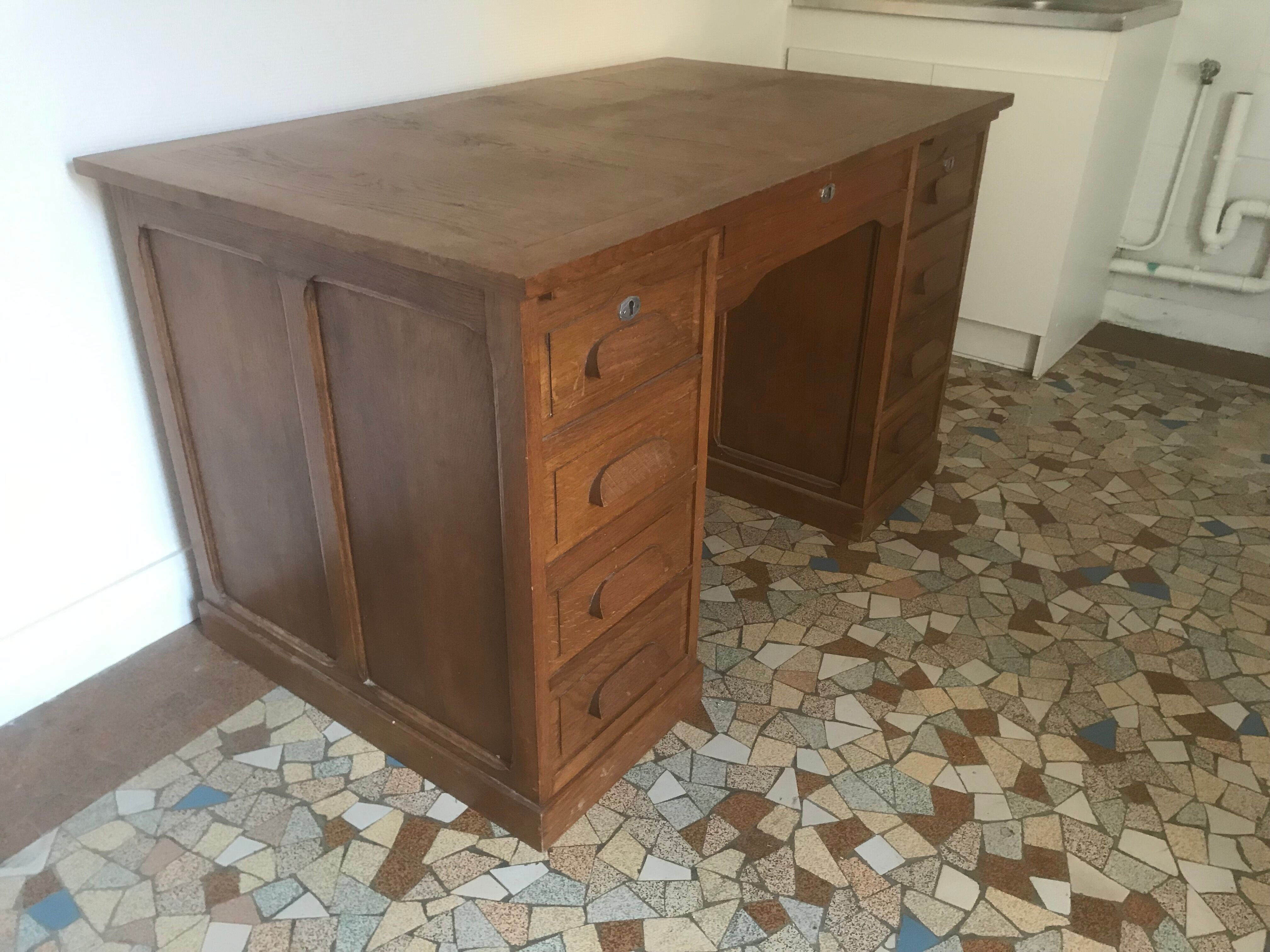 Bureau à caissons en chêne clair