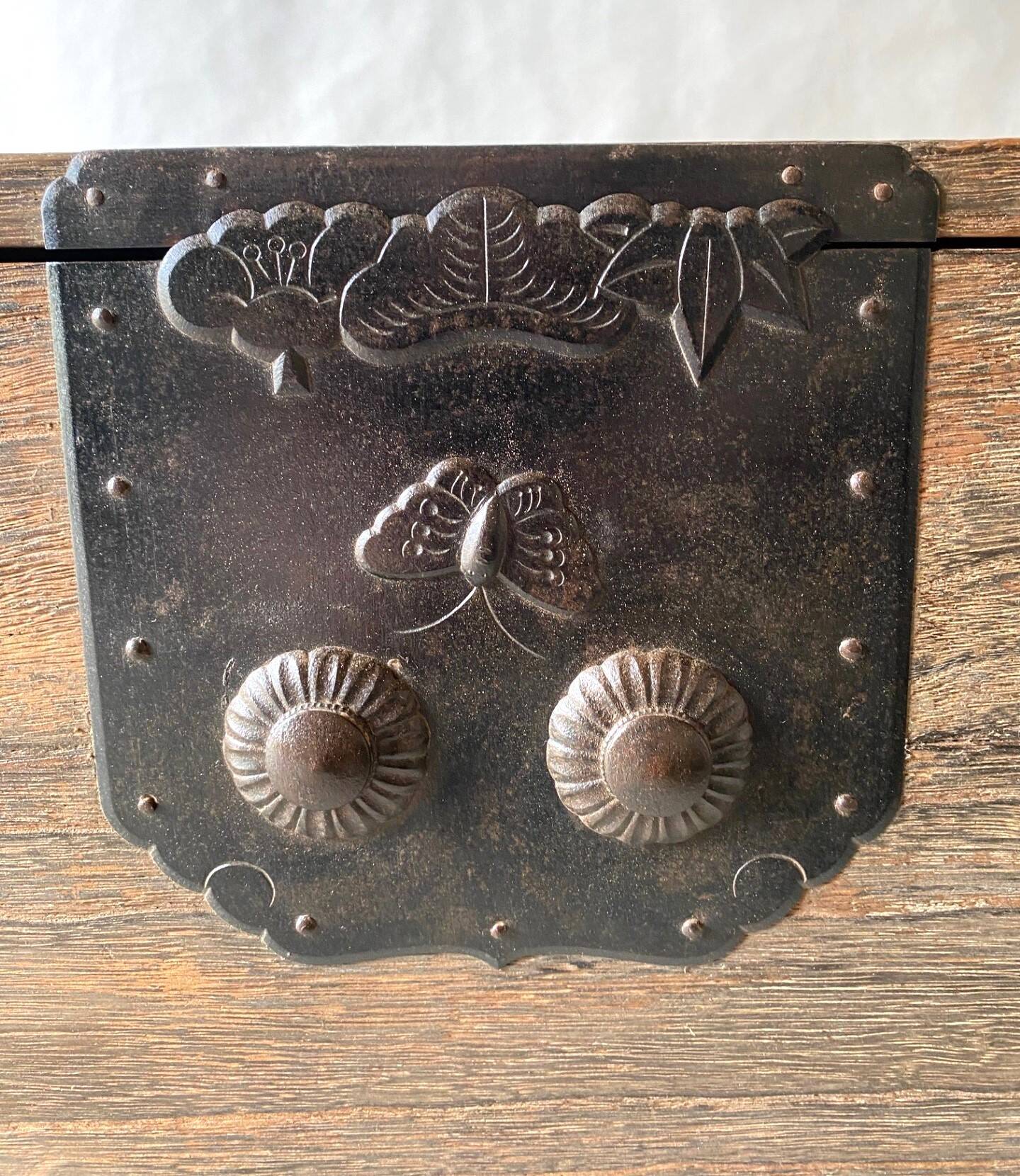 Japanese chest of drawers (tansu)