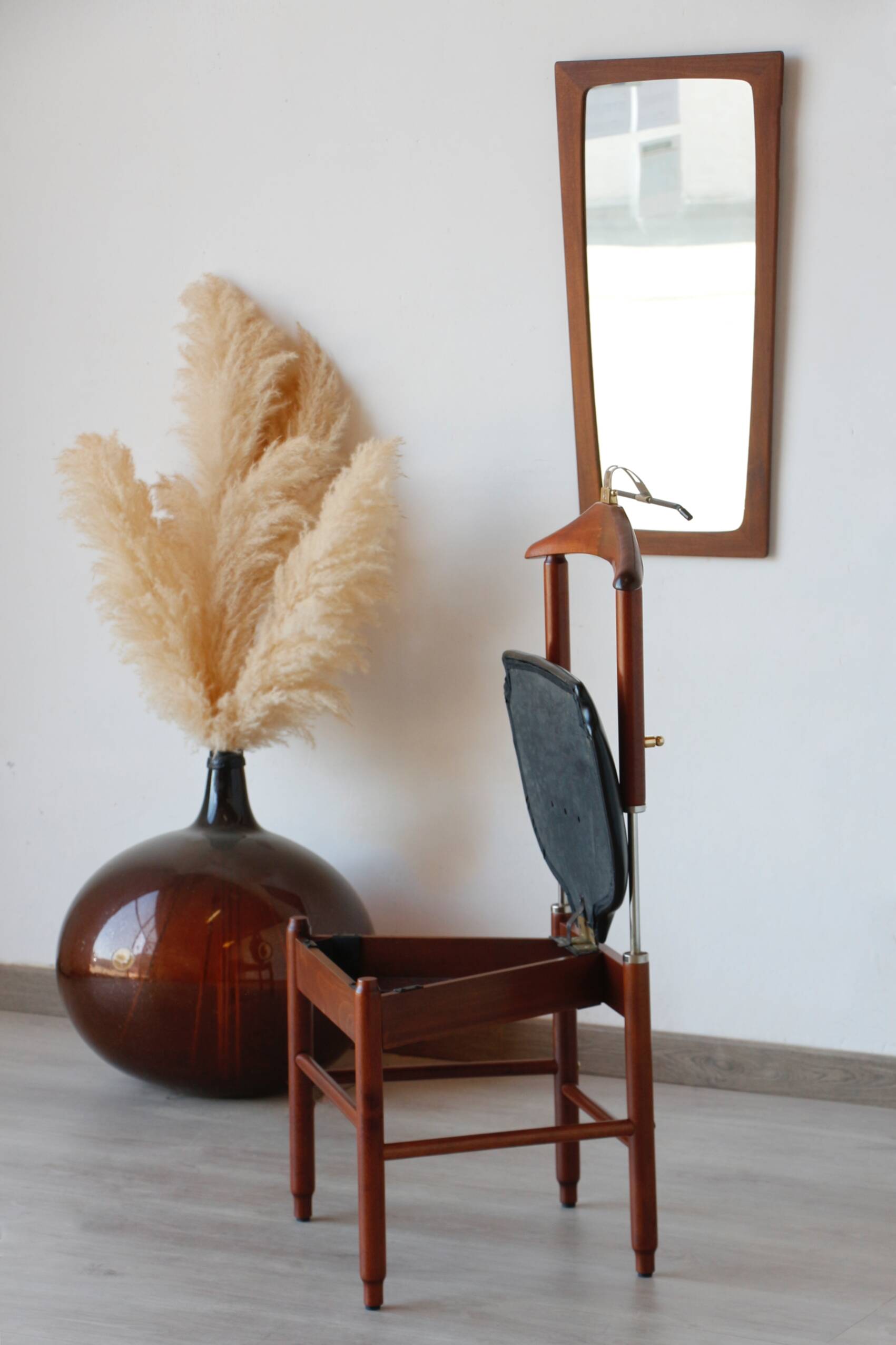 Fratelli Reguitti valet – Vintage Italian chair